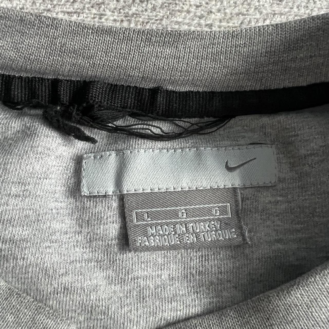 Nike Vintage 2000s Y2K Nike Grey Distress Grunge Crewneck Sweater Size US L / EU 52-54 / 3 - 6 Thumbnail