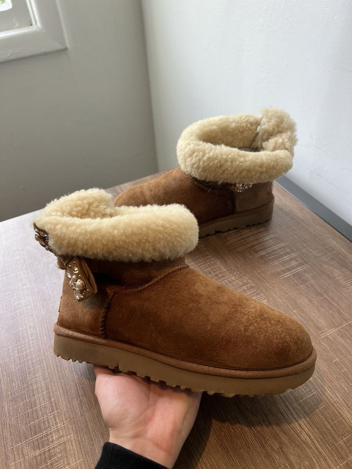 UGG Bailey outlets boots size 9