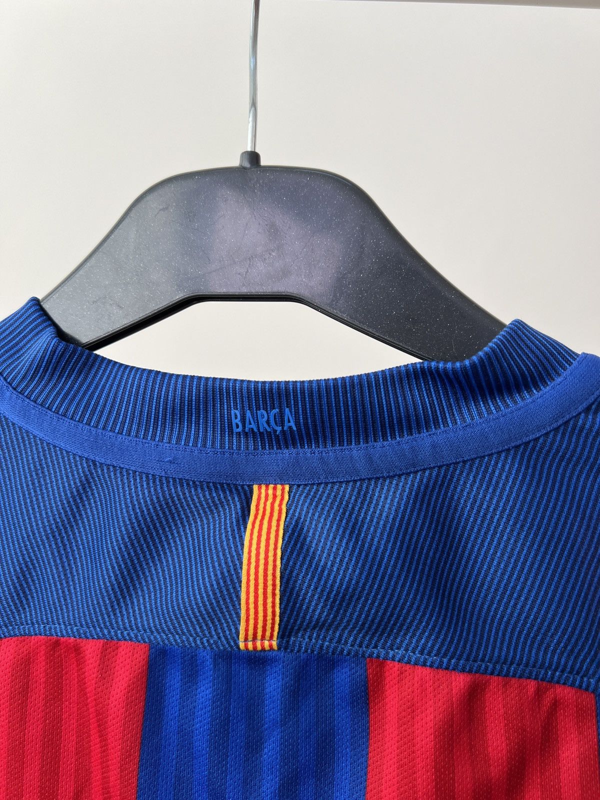 Nike Vintage Barcelona Kids 16/17 Home Jersey Size US XXS / EU 40 - 10 Thumbnail
