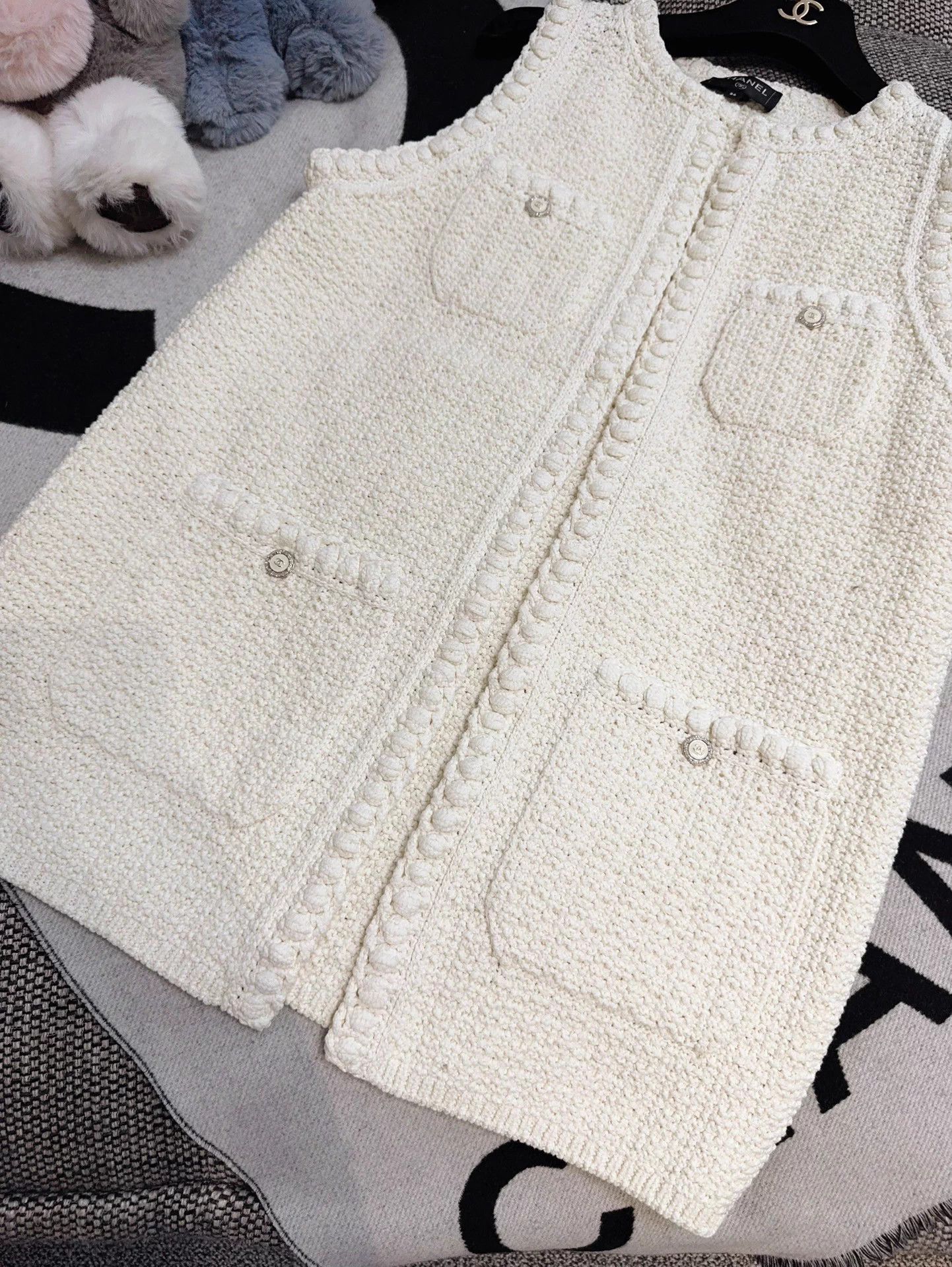 Chanel Chanel 22S Ivory 4-Pocket Knit Midlength Vest 36 Size XS / US 0-2 / IT 36-38 - 3 Thumbnail