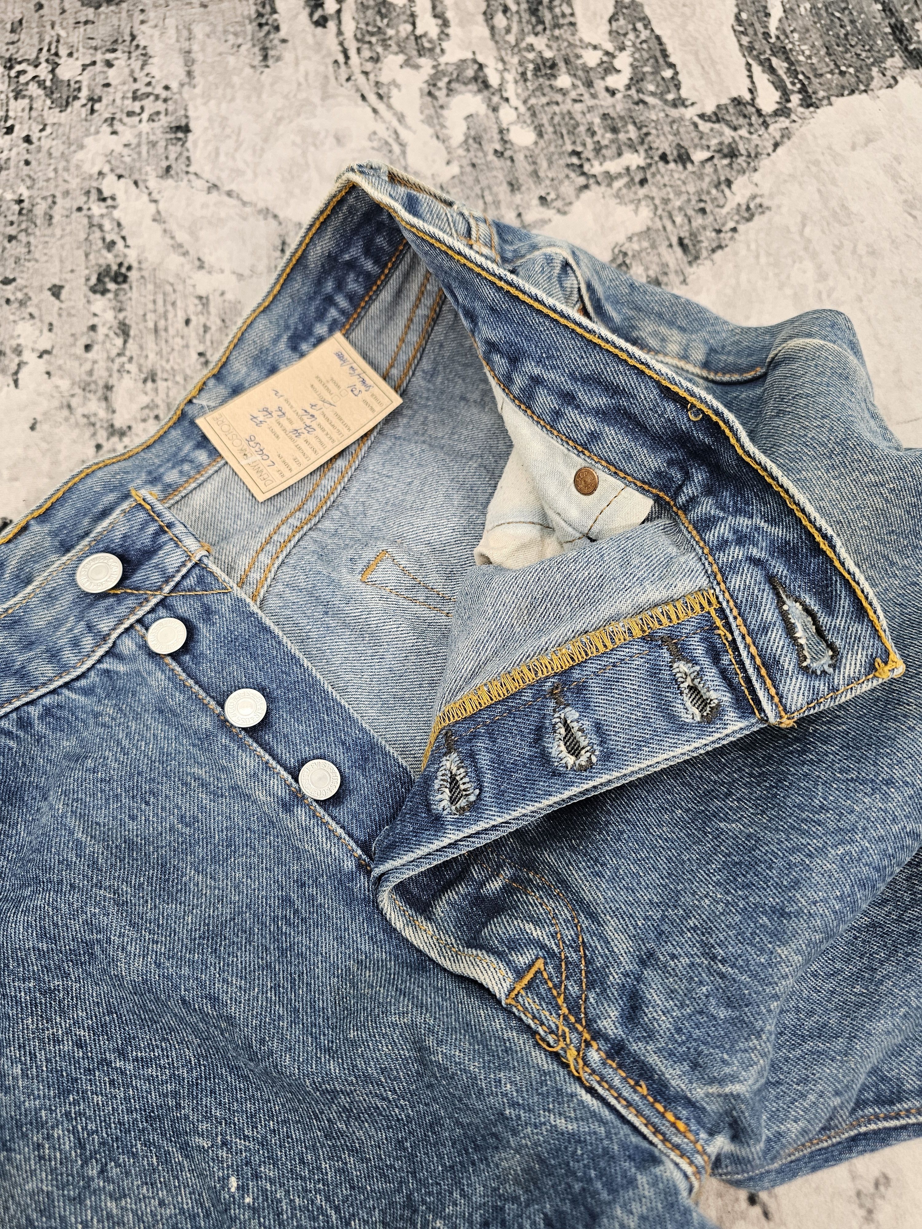 Levi's Vintage LEVIS 501 Medium Wash Blue Jeans L0456 Size 37X34 Size US 37 - 11 Thumbnail
