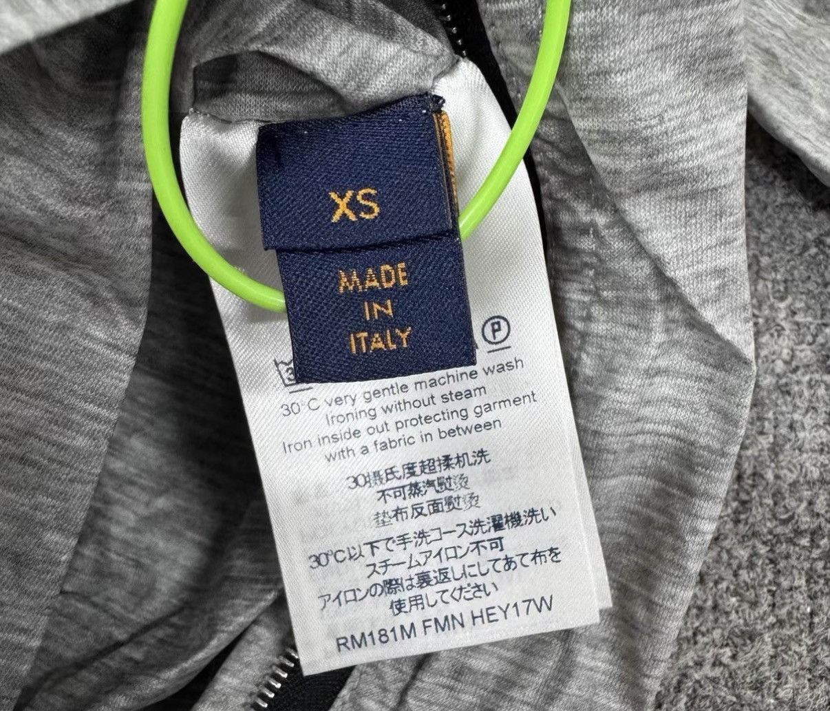 Louis Vuitton Louis Vuitton Gray Hooded Windbreaker Jacket J16 Size US M / EU 48-50 / 2 - 7 Thumbnail