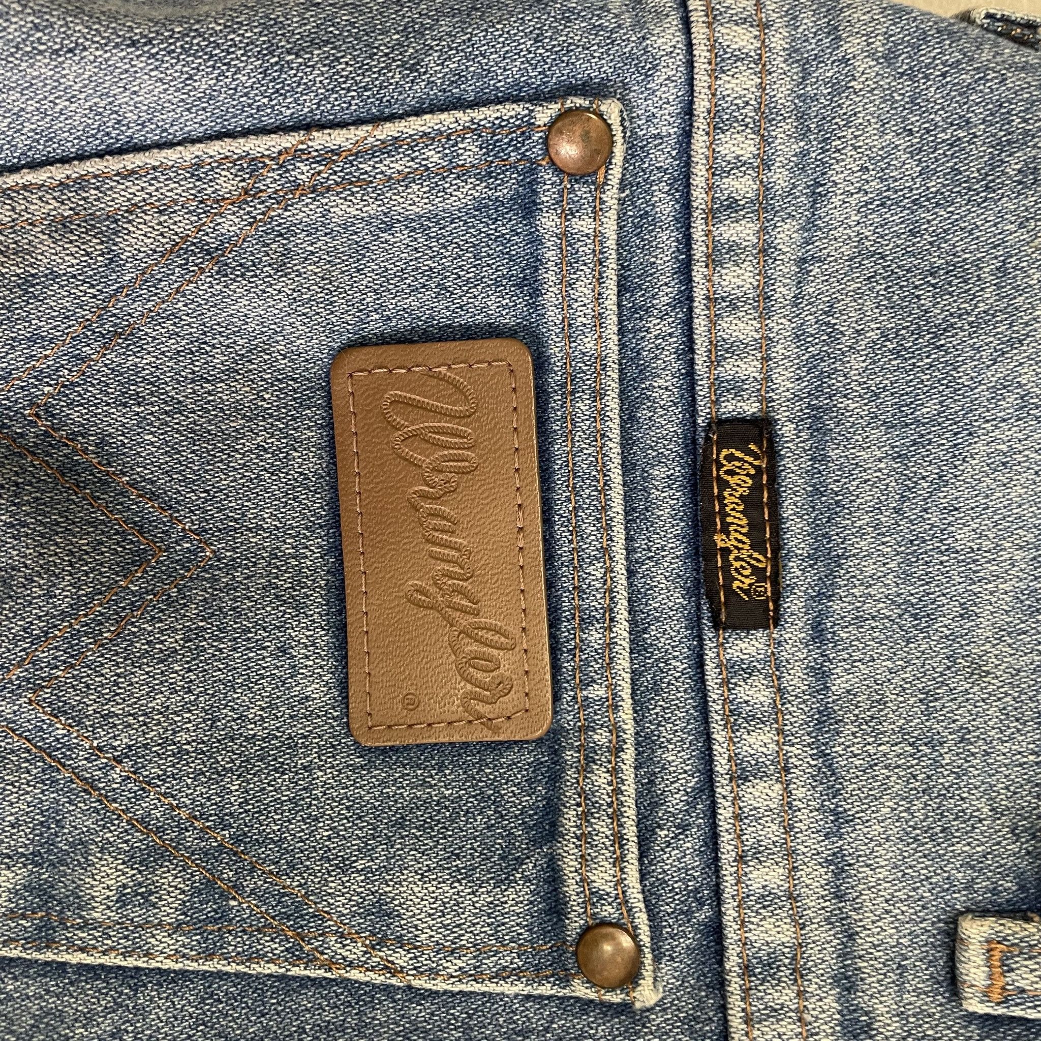 Wrangler Vintage Wrangler Raw Hem High Waist Denim Shorts Blue Wash Size 32" / US 10 / IT 46 - 6 Thumbnail