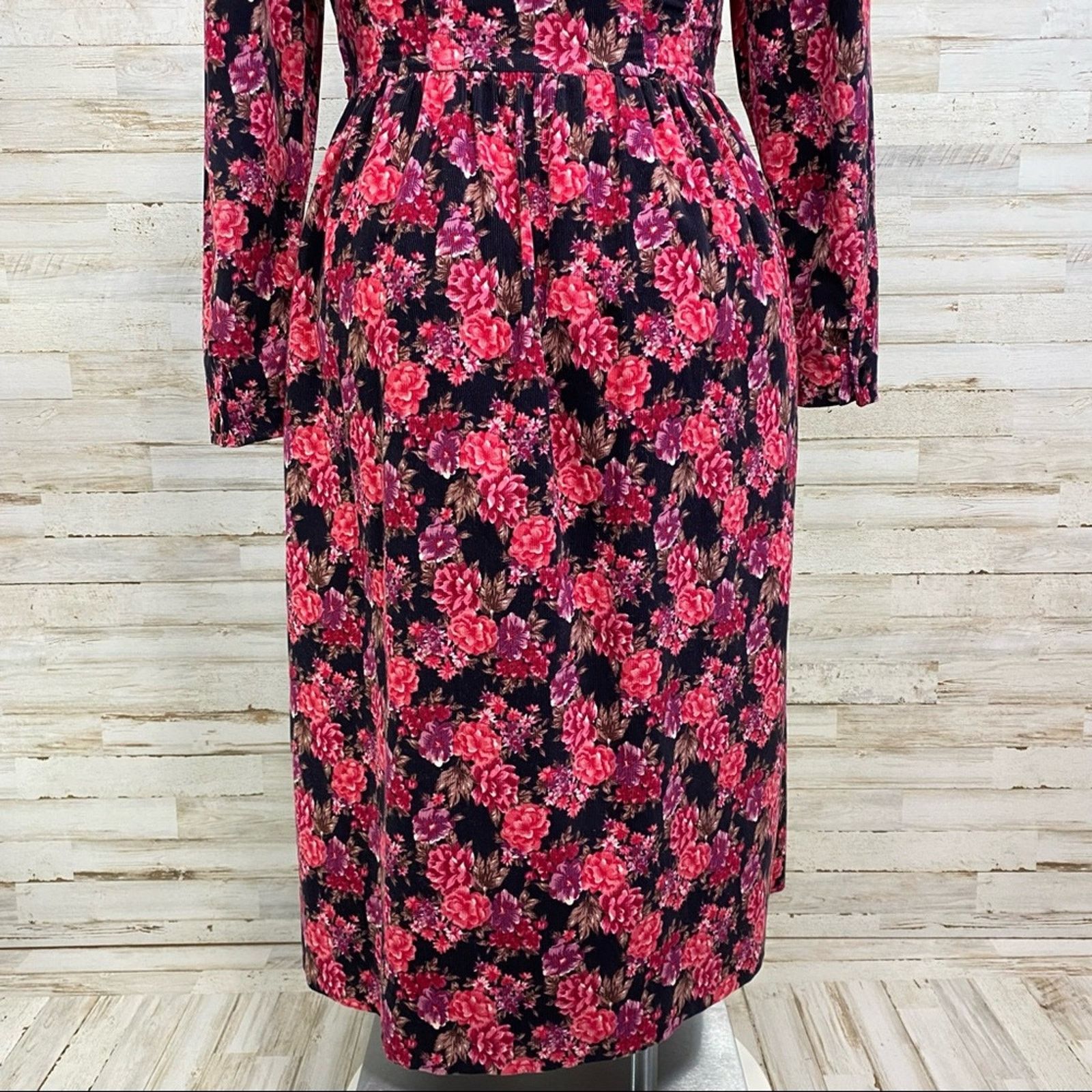 Laura Ashley Laura Ashley Vintage Corduroy Floral Dress Sz 10 Velvet Midi Size L / US 10 / IT 46 - 12 Thumbnail