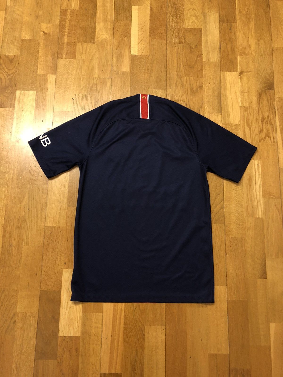 Vintage PARIS SAINT GERMAIN NIKE CLASSIC HOME SOCCER FOOTBALL JERSEY Size US S / EU 44-46 / 1 - 2 Thumbnail