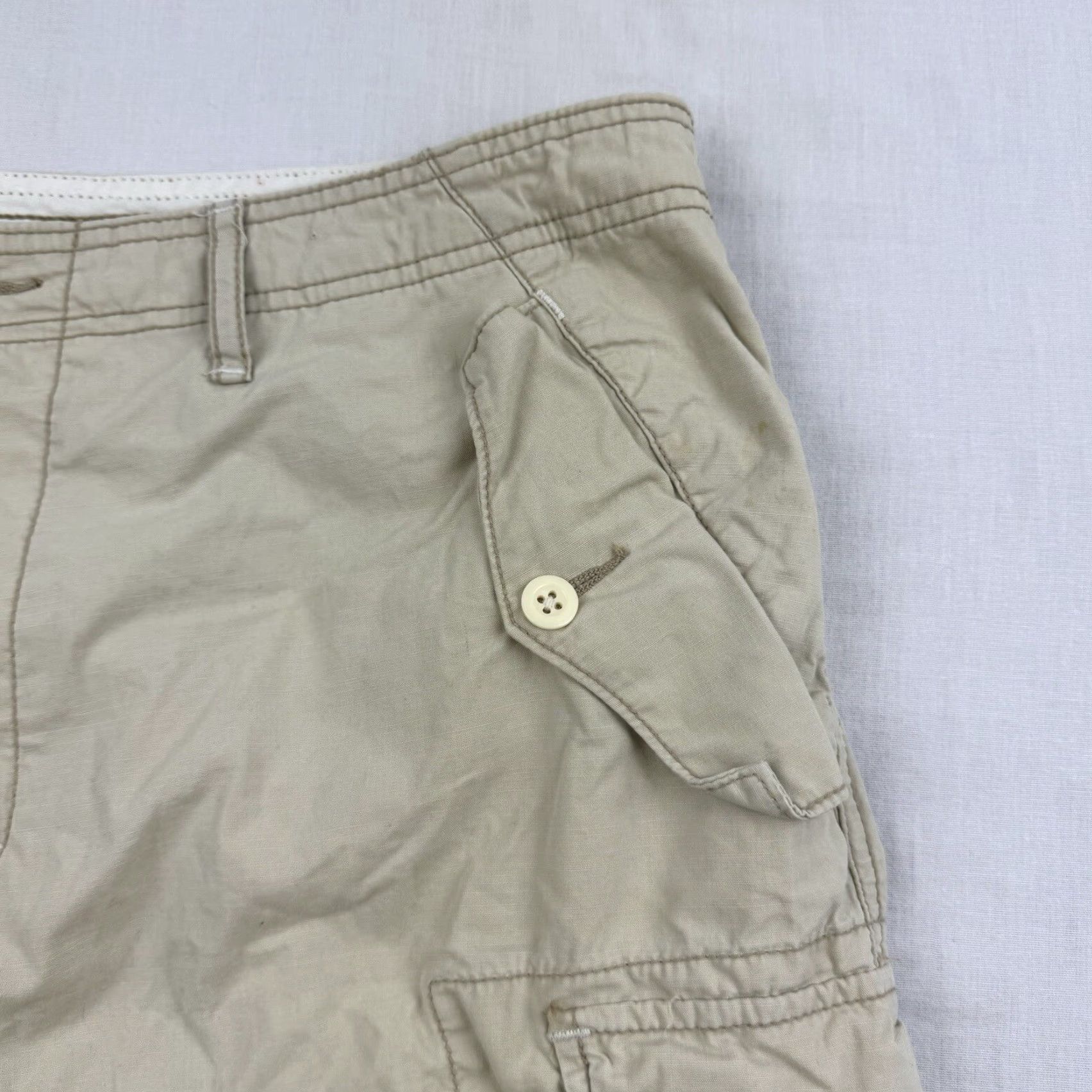 Polo Ralph Lauren Vintage Polo Ralph Lauren Cargo Shorts 36 Khakis Baggy Military Surplus Adult Men Ivory 10 in Inseam Relaxed Regular Zip Solid Pattern Size US M / EU 48-50 / 2 - 2 Thumbnail
