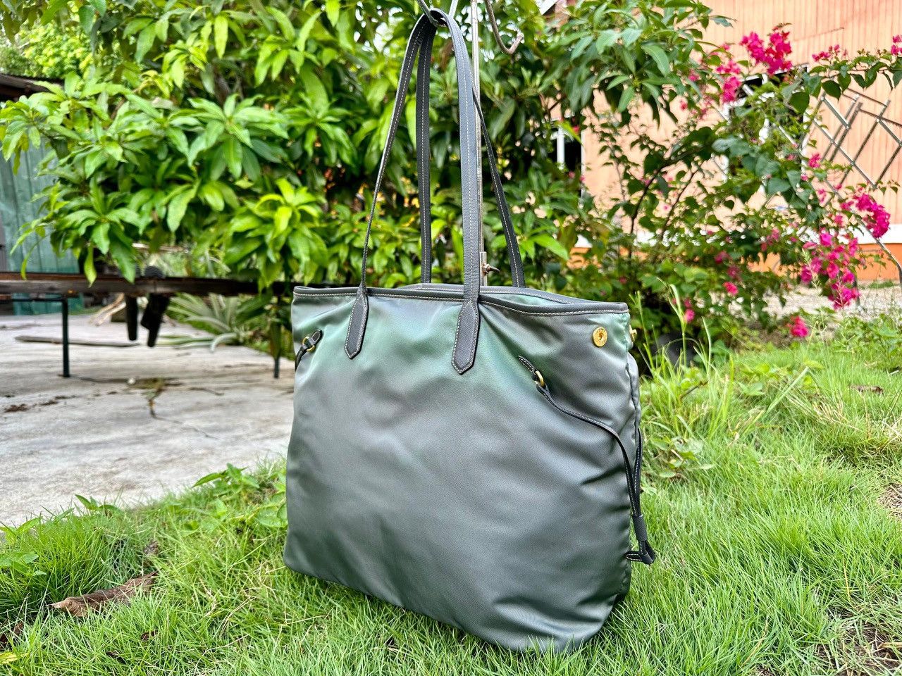 Prada Authentic Prada Tessuto Nyalon Tote Shoulder Bag Size ONE SIZE - 2 Thumbnail