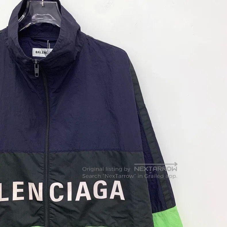 Balenciaga Balenciaga Contrast color logo lettering print stand colla Size XXS / US 00 / IT 34 - 3 Thumbnail