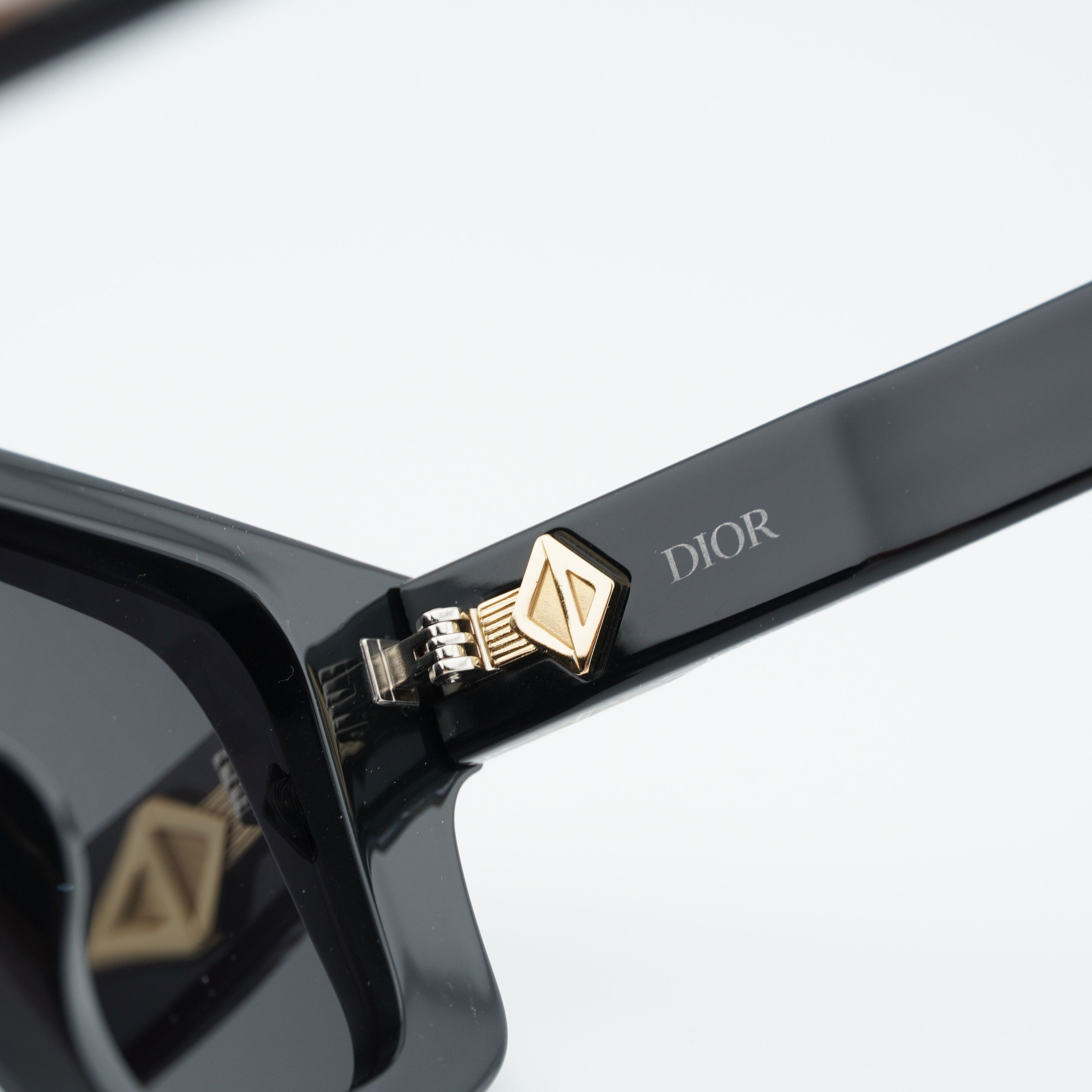 Dior Dior CD DIAMOND M1U 10A0 Sunglasses Black Shield Frame Size ONE SIZE - 4 Thumbnail