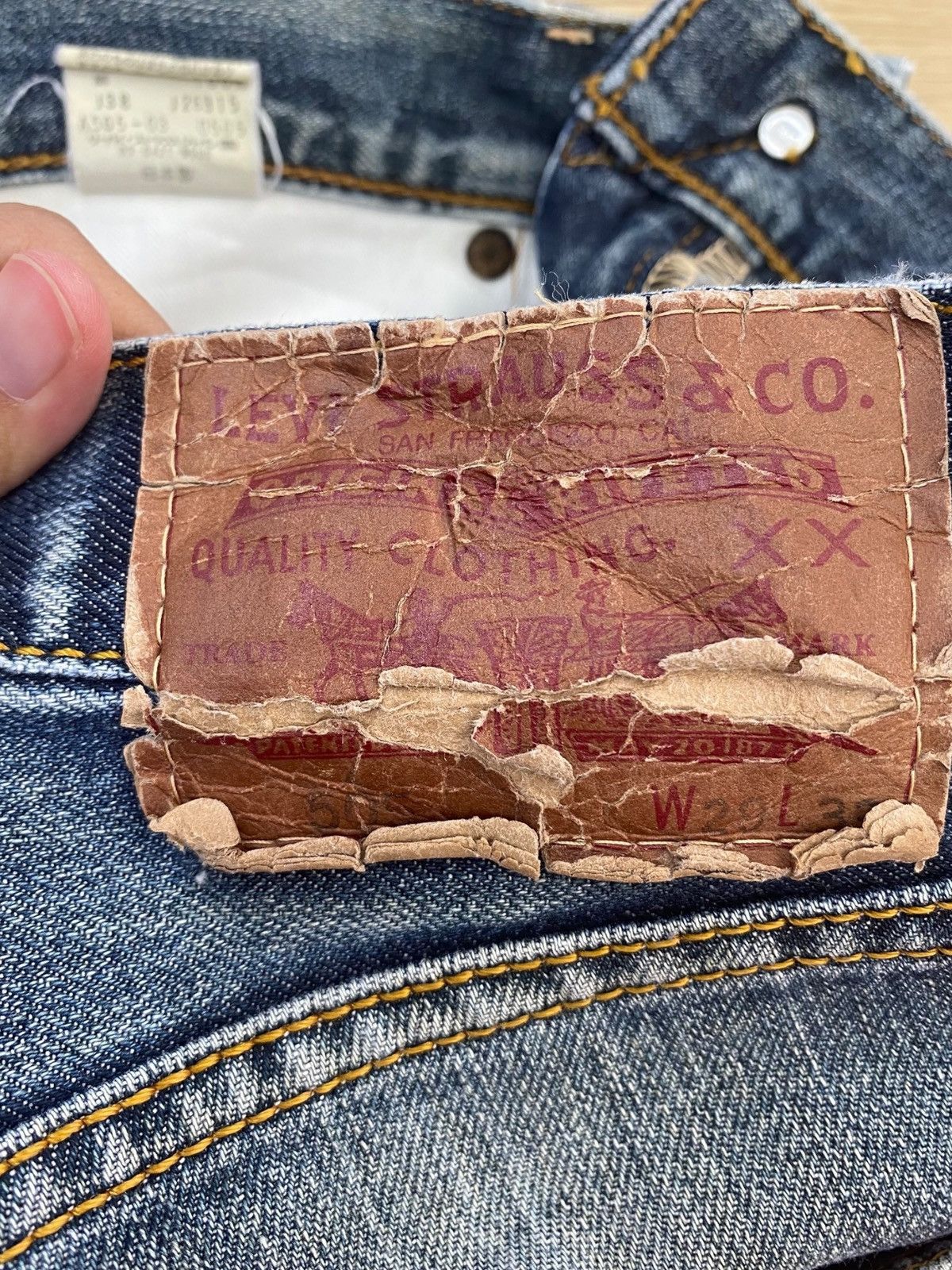 Levi's Levi’s Rusty Faded Wash Style Loose Jeans Size US 29 - 11 Thumbnail