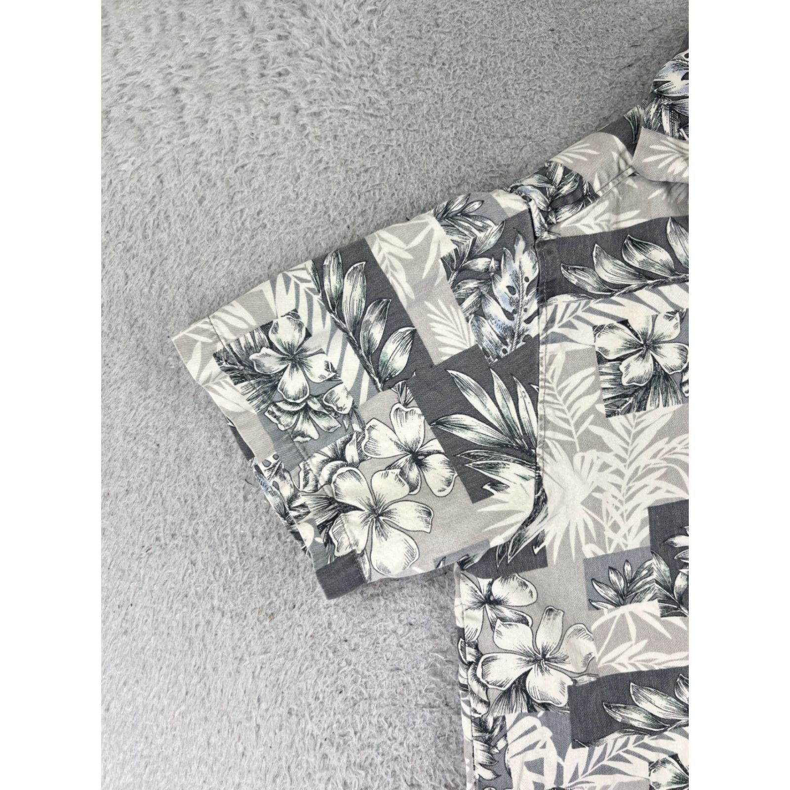 Tommy Bahama Tommy Bahama Shirt Men Small Gray Floral Silk Button-Up Short Sleeve Vacation Aloha Beach Resort - Mens Size US S / EU 44-46 / 1 - 3 Thumbnail