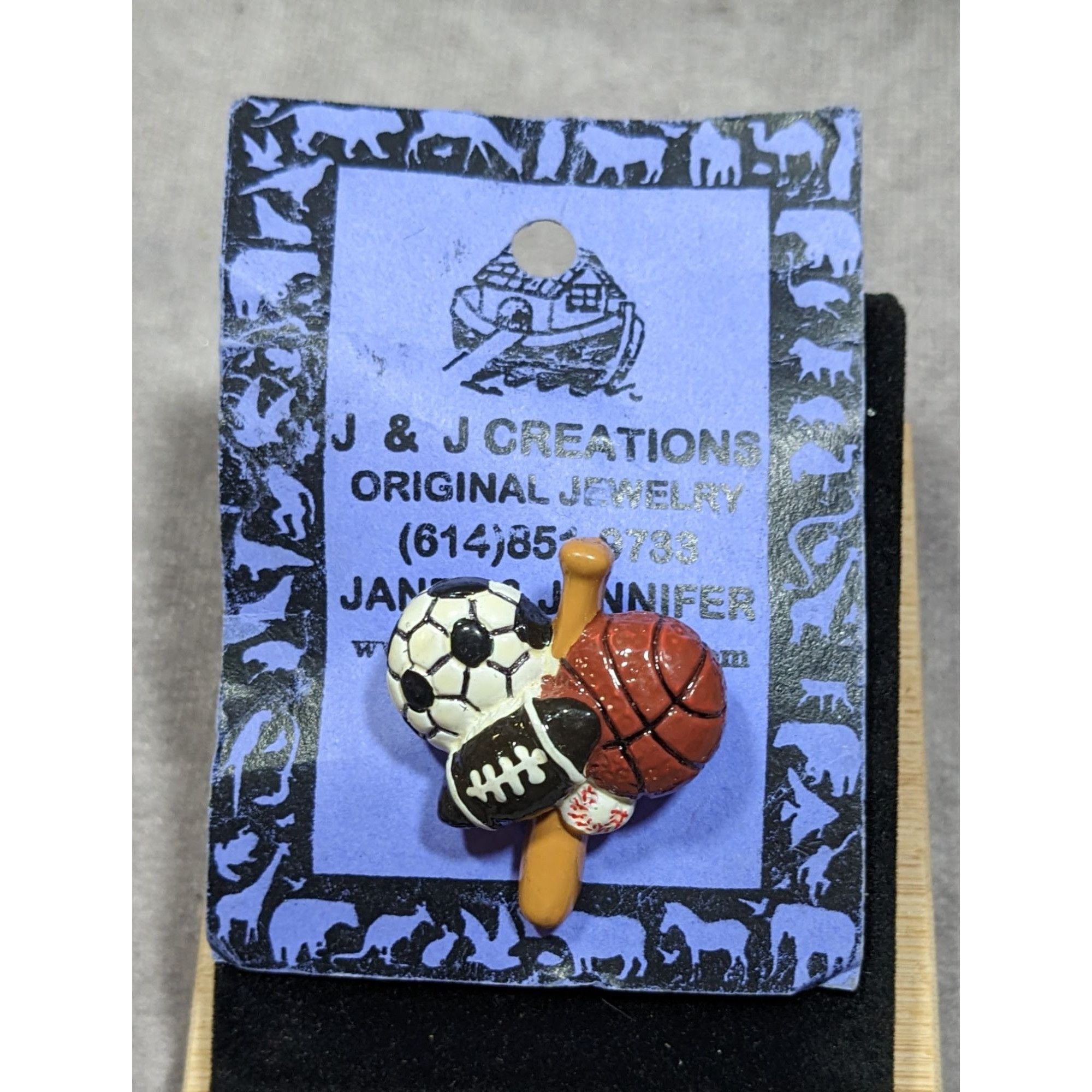 Other J&J Creations Original Jewelry Sports Themed Brooch Size ONE SIZE - 1 Thumbnail