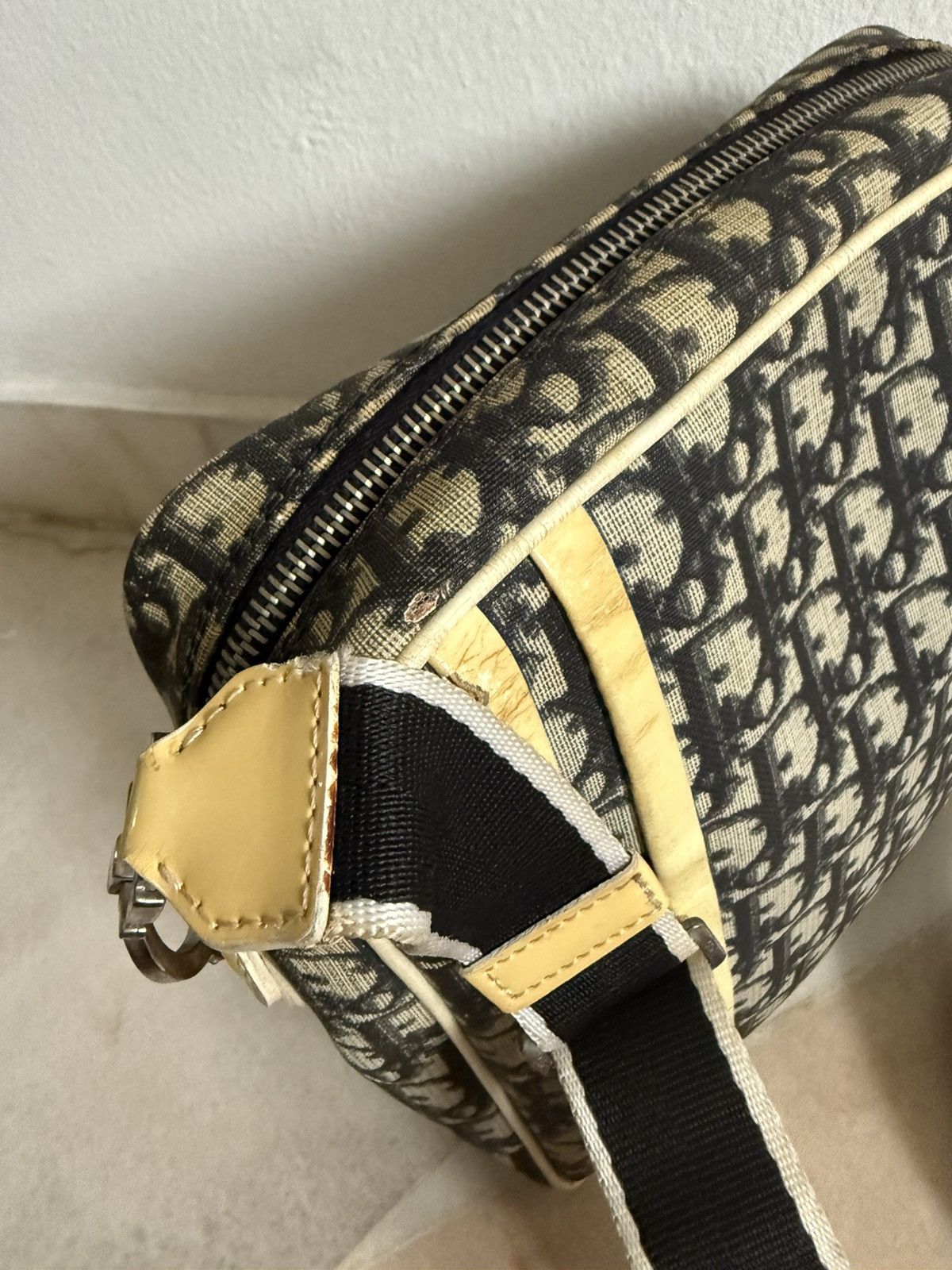 Dior Authentic Vintage Christian Dior Monogram sling bag Size ONE SIZE - 12 Thumbnail