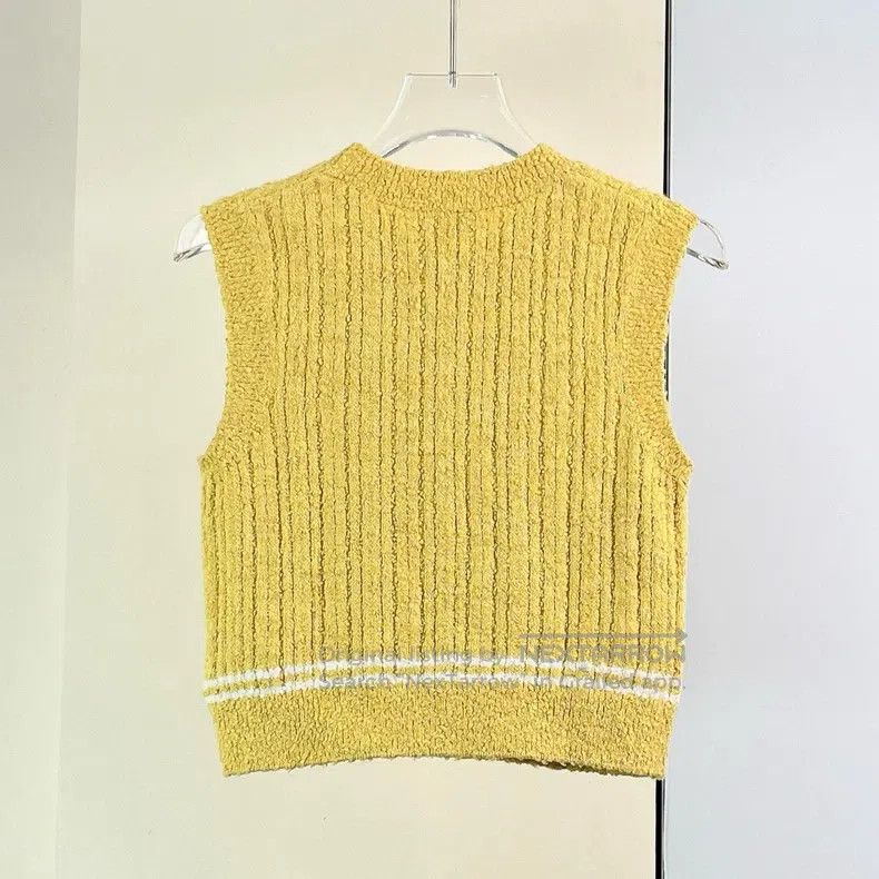 Chanel Chanel 22P yellow knitted vest Size XS / US 0-2 / IT 36-38 - 2 Thumbnail