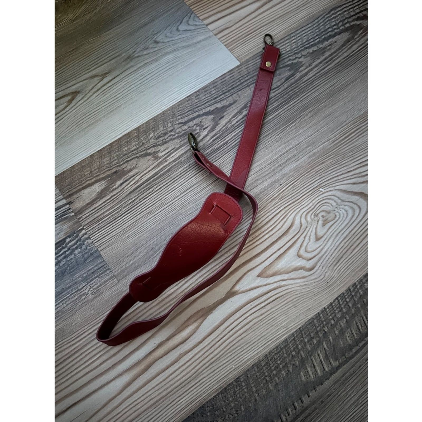 Vintage VINTAGE Burgundy Strap for Handbag Purse Replacement Detachable Strap Faux Leather Gold Hardware Women Unbranded Bag Strap Solid Burgundy Size ONE SIZE - 4 Thumbnail