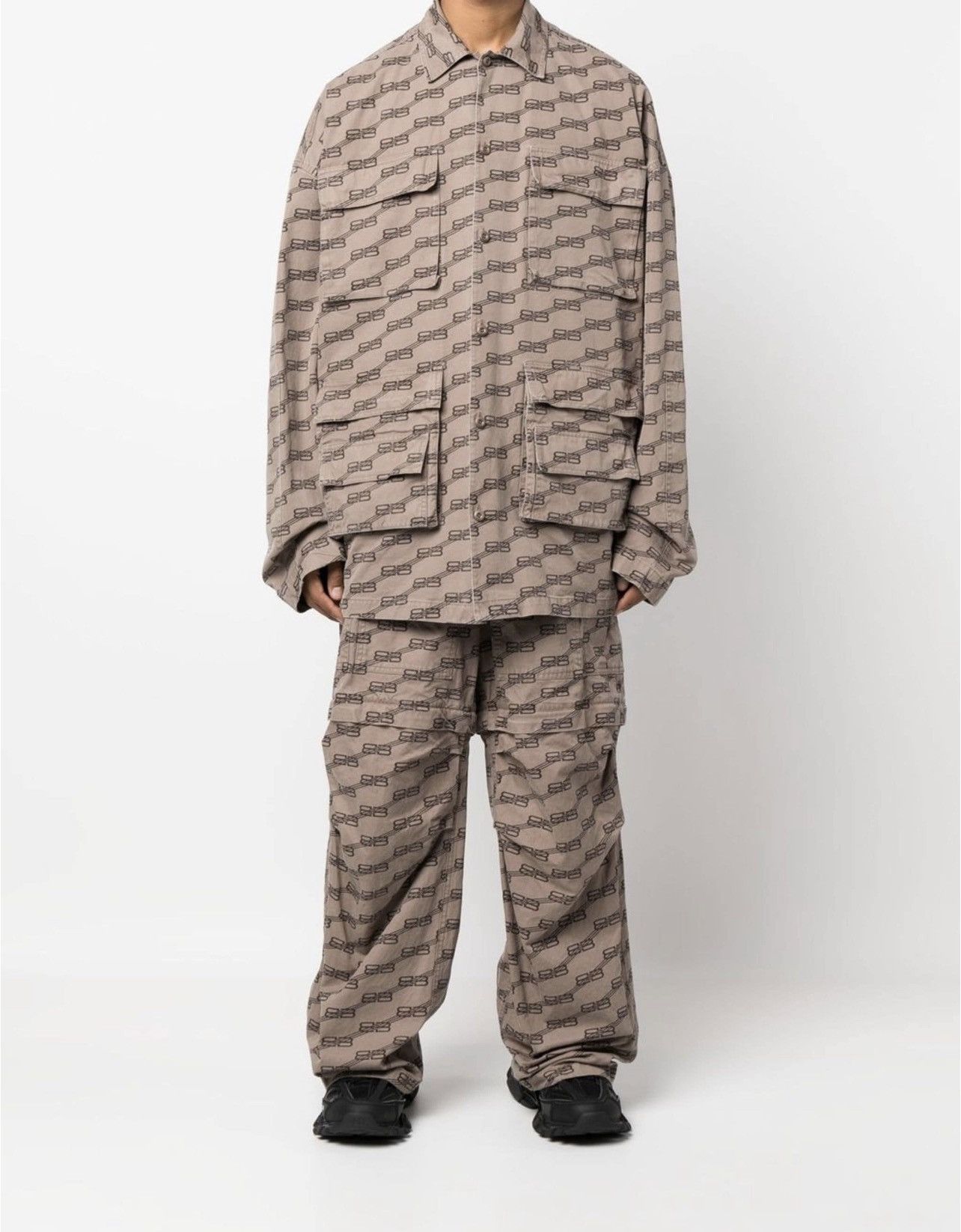 Balenciaga Balenciaga All over Logo Print Detachable Cargo Pants Size US 32 / EU 48 - 5 Thumbnail
