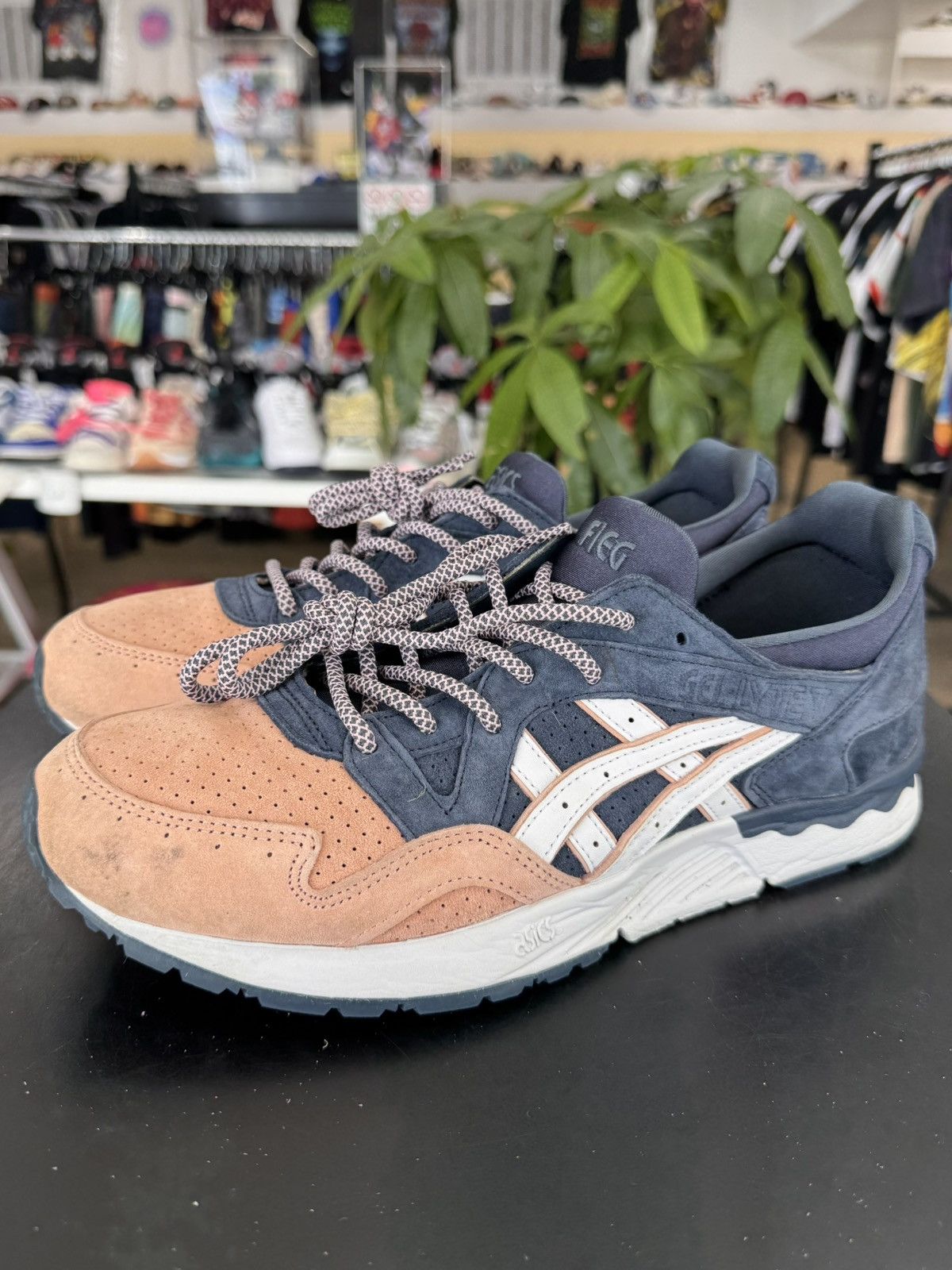 Asics × Kith ASICS Gel-Lyte V Kith Salmon Toe Size 10.5 (2021) Size US 10.5 / EU 43-44 - 1 Thumbnail
