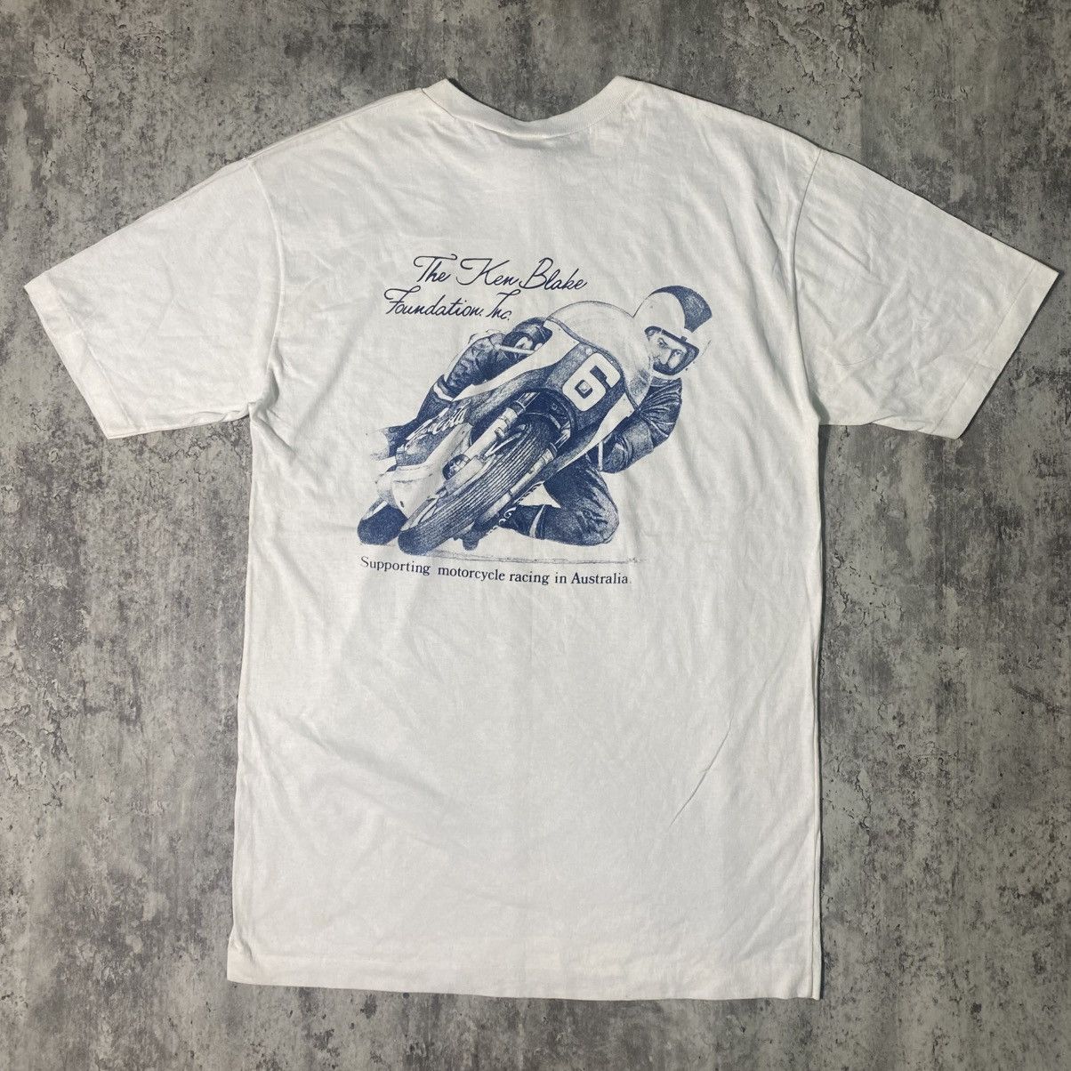 Vintage Vintage kenny Blake Aurstalia Motorcycle Racing Tshirt Size US M / EU 48-50 / 2 - 1 Thumbnail