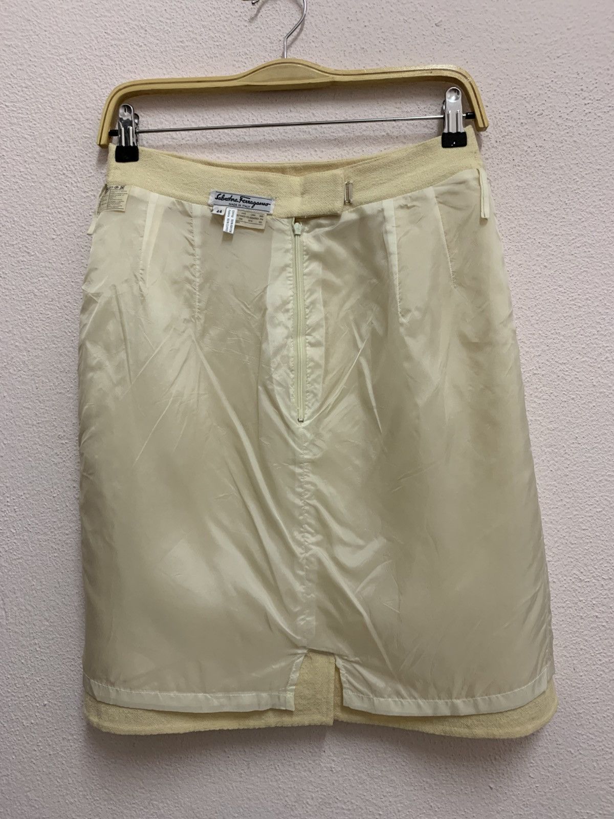 Salvatore Ferragamo SALVATORE FERRAGAMO Wool Mini Skirt Size 27" / US 4 / IT 40 - 7 Thumbnail