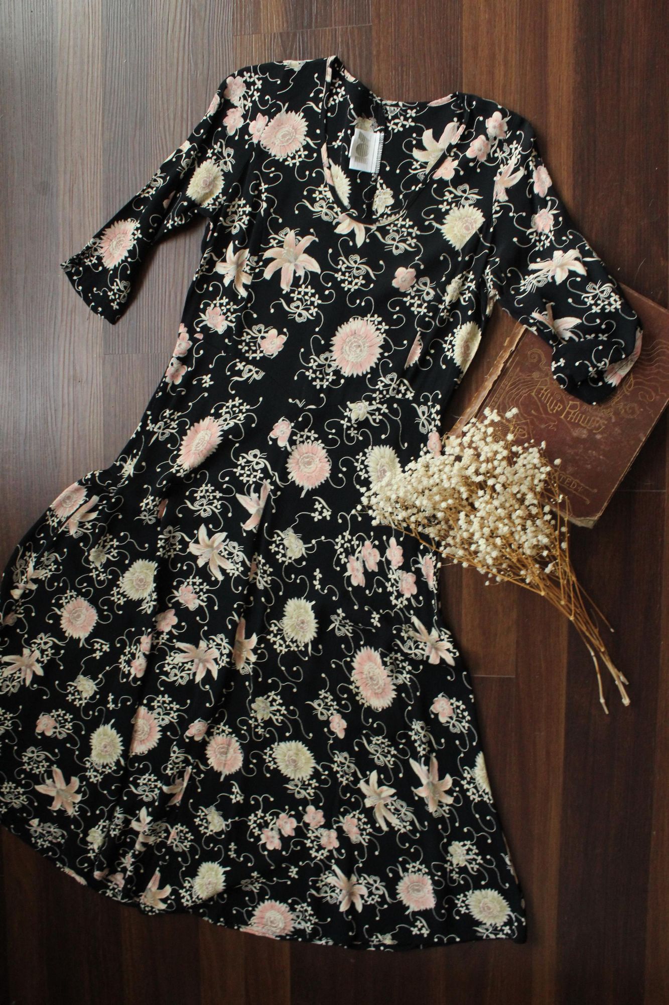 Vintage Vintage 1980's 1990s Dress, Zoe Black Floral Print Rayon Fro Size S / US 4 / IT 40 - 2 Thumbnail