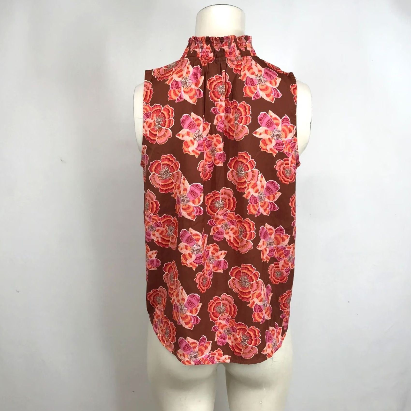 Loft 4. Optimized for keywords - “Loft,” “Womens Petite,” “Floral,” “Sleeves,” “Polyester” Size S / US 4 / IT 40 - 5 Thumbnail
