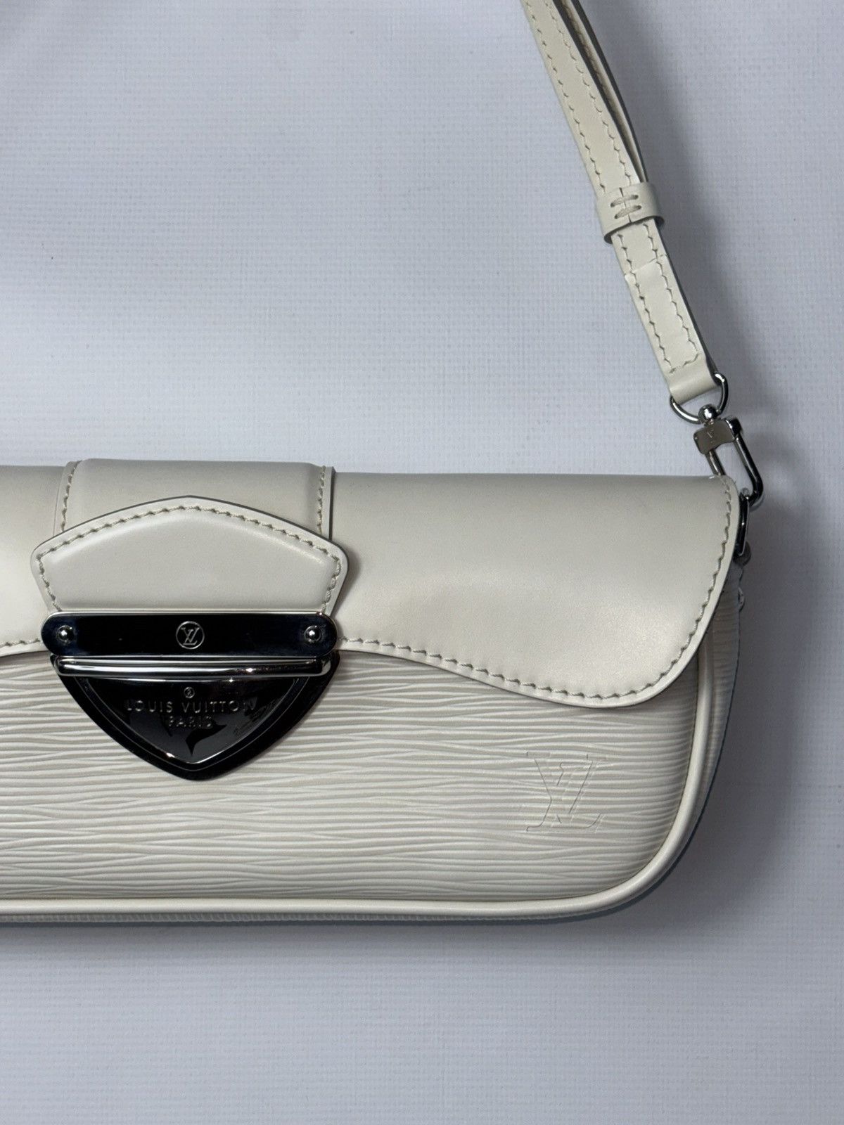 Louis Vuitton Louis Vuitton Pochette Montaigne leather bag Size ONE SIZE - 5 Thumbnail