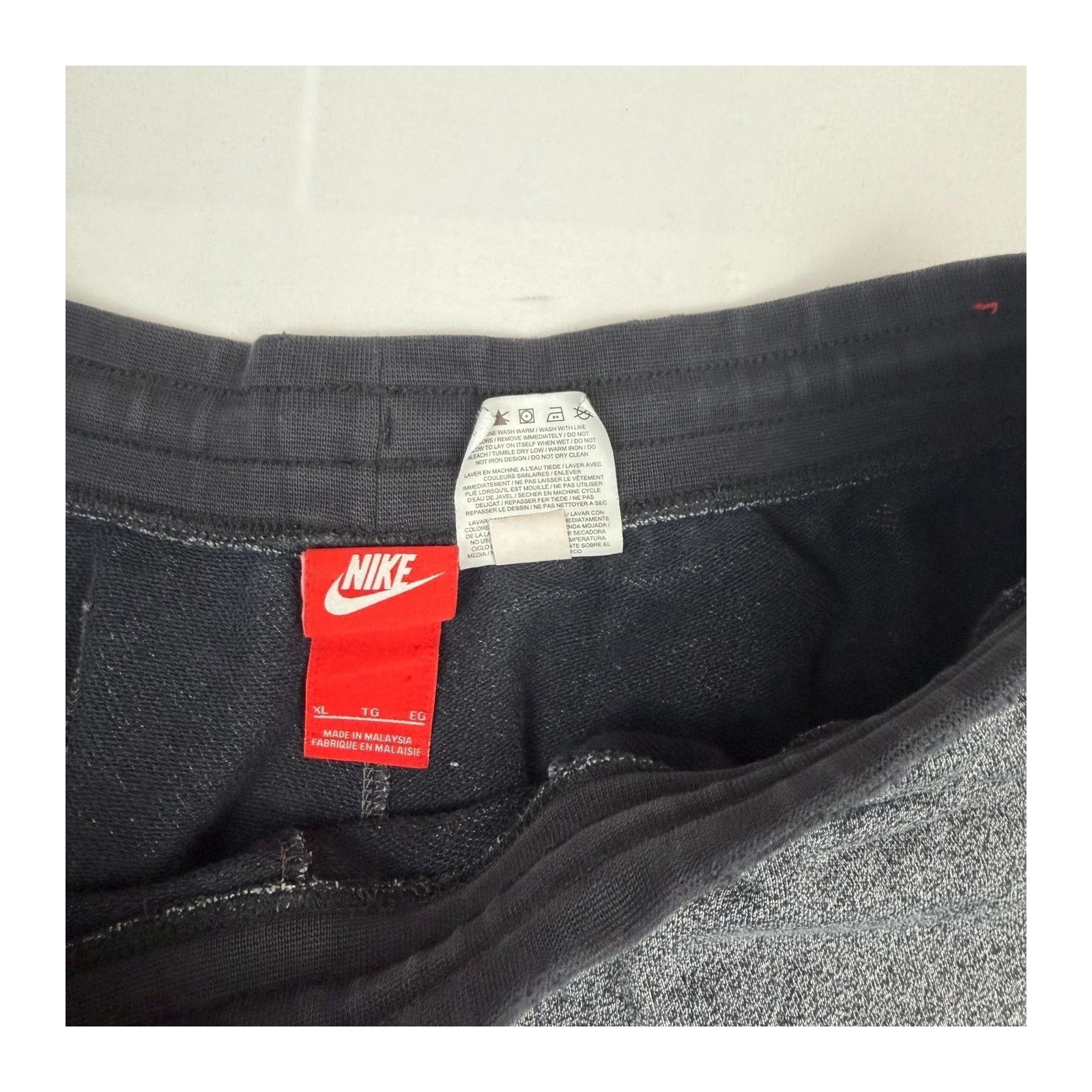 Nike Nike Men’s XL Sportswear Shorts Dark Grey Heather Black Wais Size US 26 / EU 42 - 4 Thumbnail