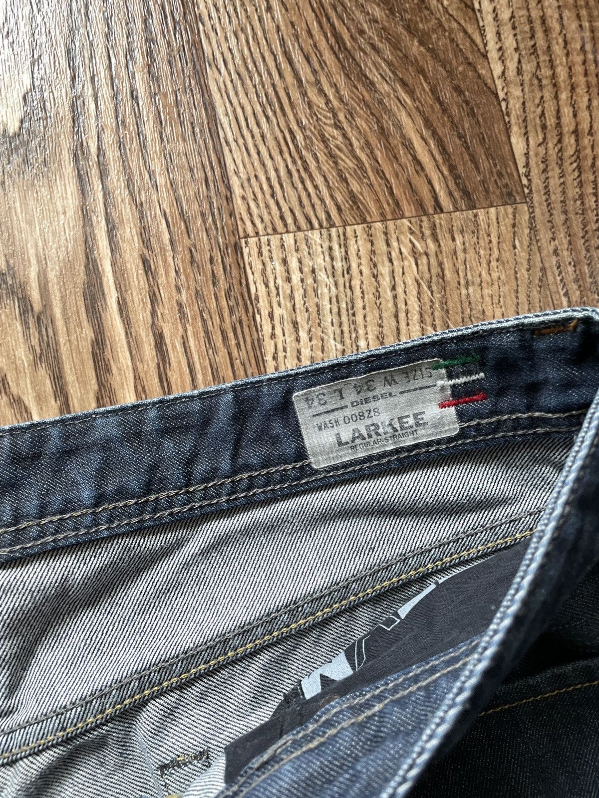 Diesel Vintage Diesel Larkee Blue Wash Distressed Loose Jeans Size US 34 / EU 50 - 9 Thumbnail