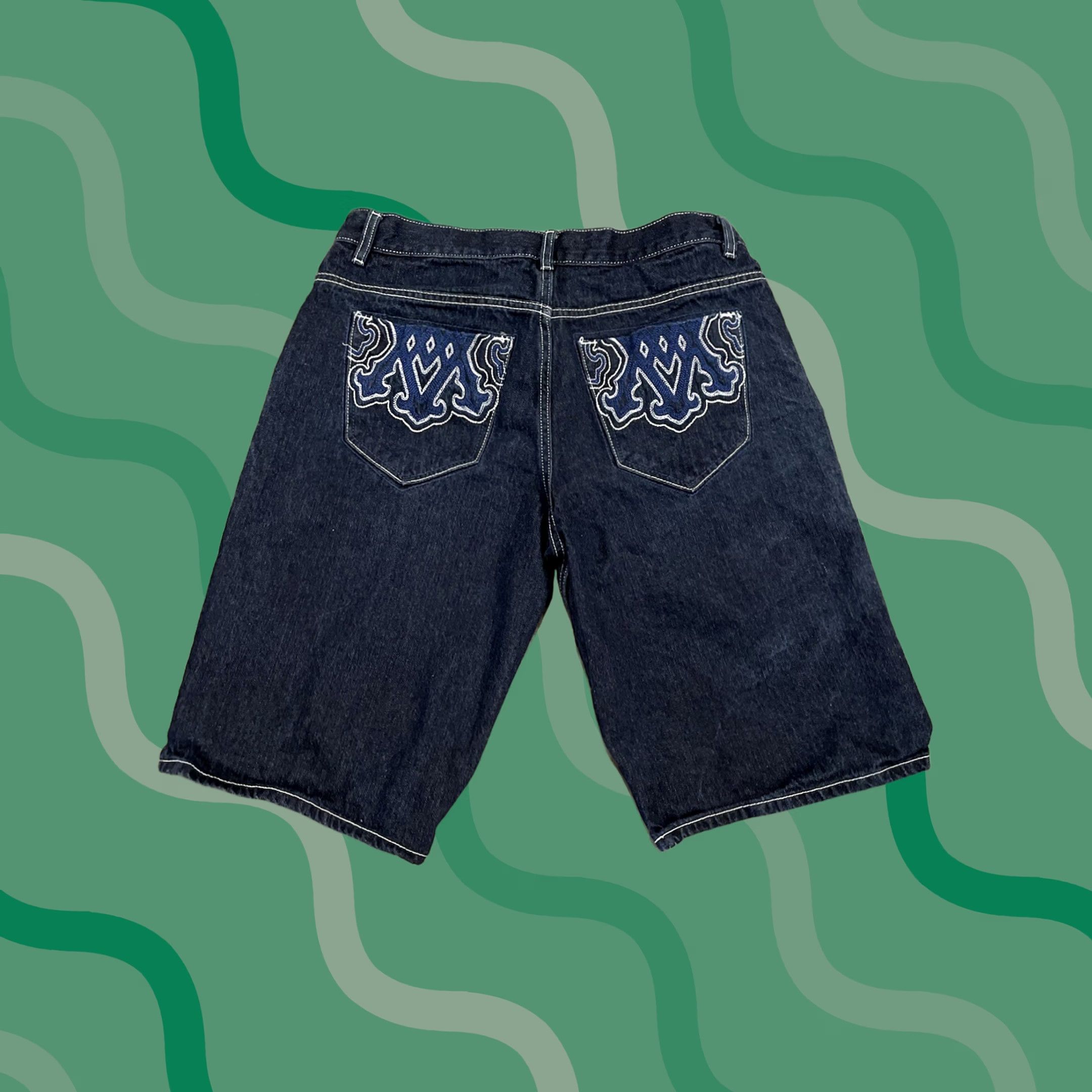 Avirex VINTAGE Avirex Bermuda Shorts Men 36 Denim 12” Inseam Grunge Y2K 90s Embroidered Logo 5-Pocket Relaxed Blue Size US 36 / EU 52 - 1 Thumbnail