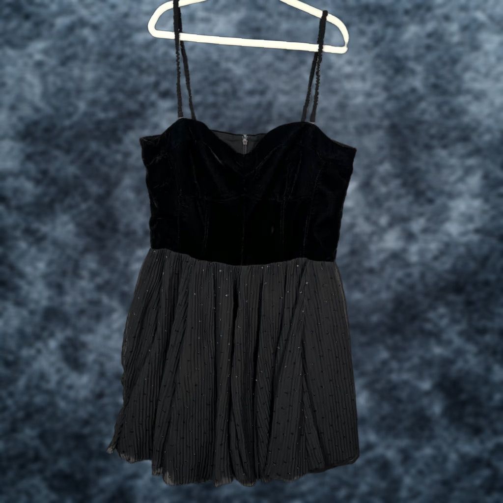 Zara Zara Dress Mini Velvet Beaded Skirt Adjustable Straps Black L Women Adult Large Party Cocktail 90s? Size 36" / US 14 / IT 50 - 1 Thumbnail