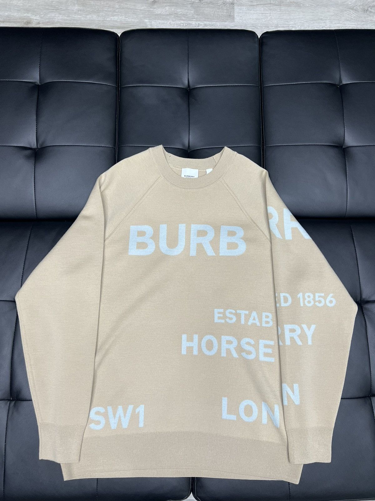 Burberry Burberry Beige Logo Print Wool Crewneck Sweater Size Medium Size US M / EU 48-50 / 2 - 1 Thumbnail