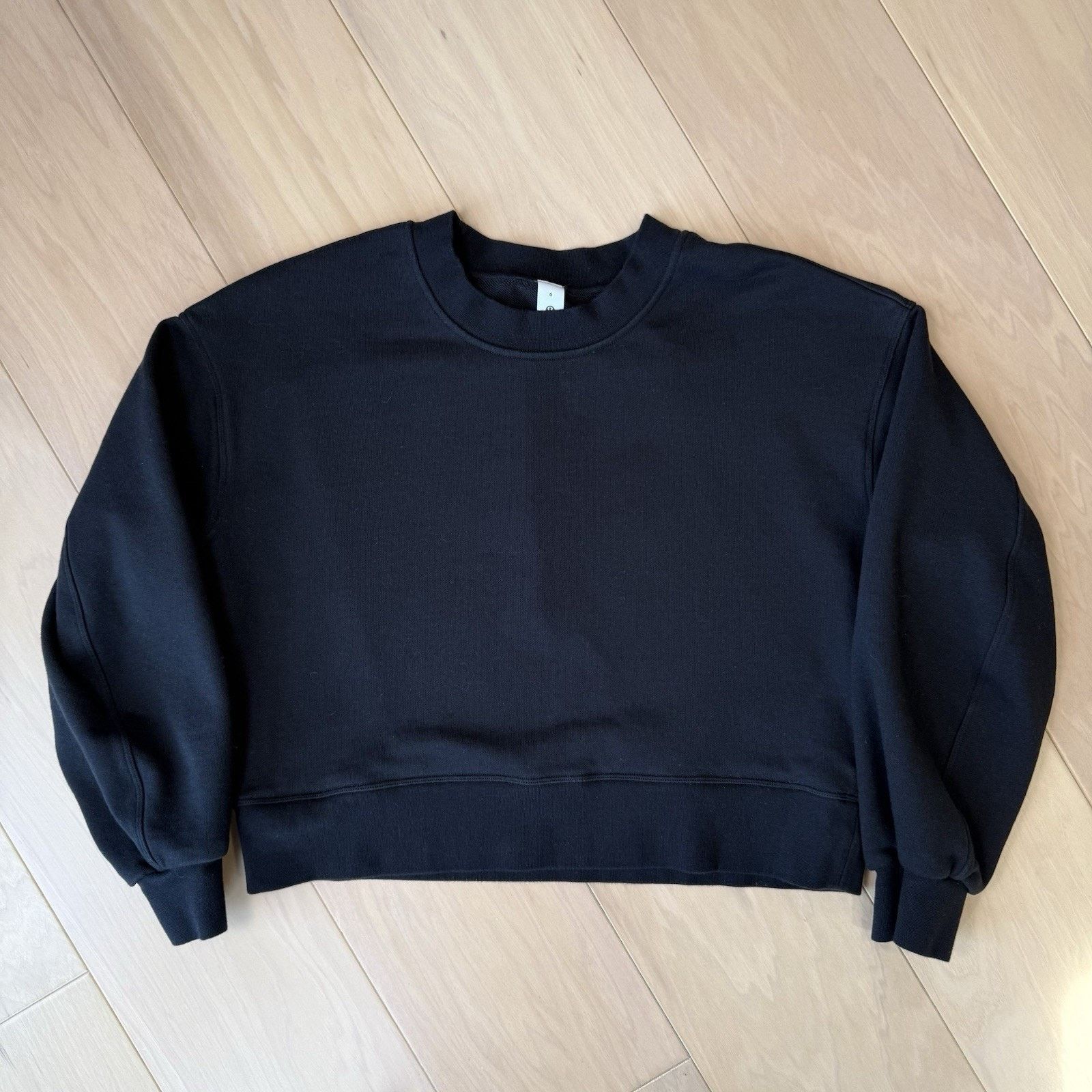 Lululemon Lululemon Sweatshirt Women's 6 Black Cropped Fleece Pullover Size M / US 6-8 / IT 42-44 - 3 Thumbnail