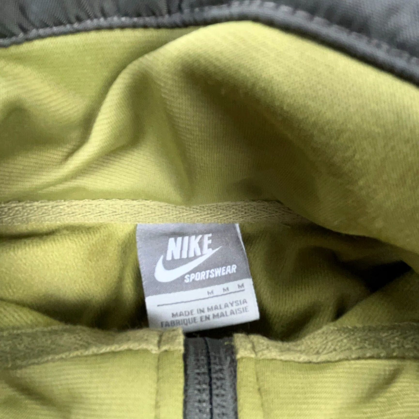 Nike VINTAGE Nike Jacket Men M Green Track Jacket Warm Up Zip Mock Neck Logo Embroidered Zipper Full Zip 80s 90s Retro Sports Size US 31 - 2 Thumbnail