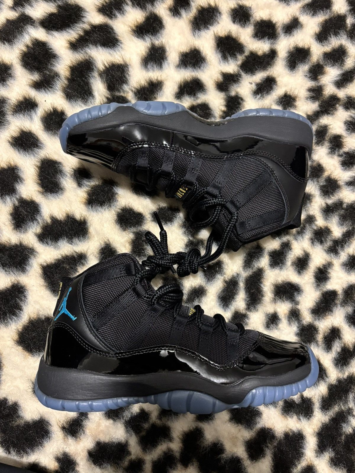 Jordan Brand Air Jordan 11 GS Gamma Blue Size US 5 / EU 37 - 2 Thumbnail