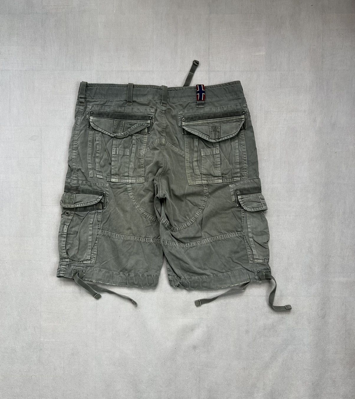 Napapijri × Vintage Cargo Shorts Napapijri Multi Pocket Size US 34 / EU 50 - 2 Thumbnail