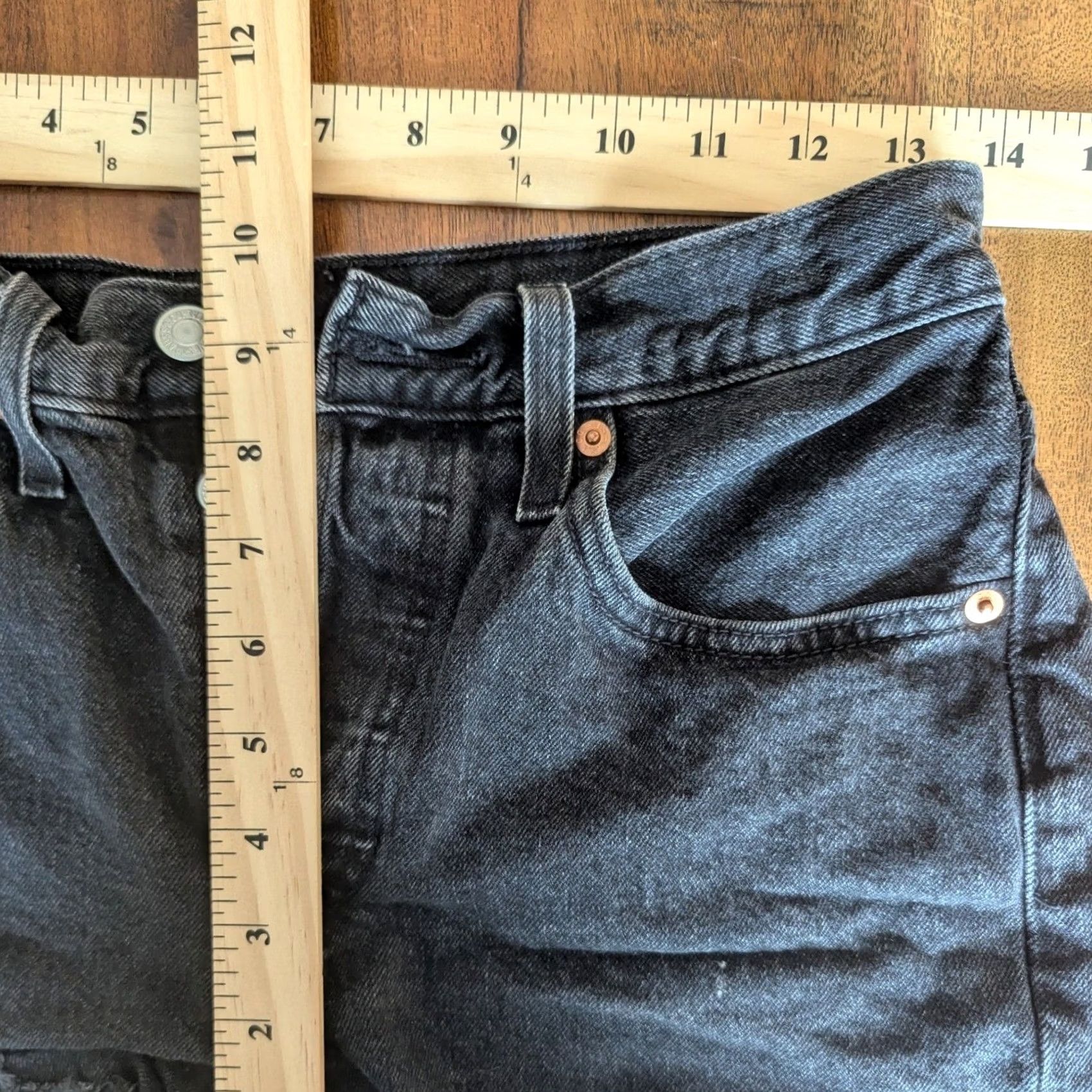 Levi's VINTAGE Levi's 501 Original Shorts Black Denim High Rise Raw Hem 25 Casual Womens Grunge 90s Punk Leather Patch Red Tab Top Quality Size 42" / US 20 - 5 Thumbnail