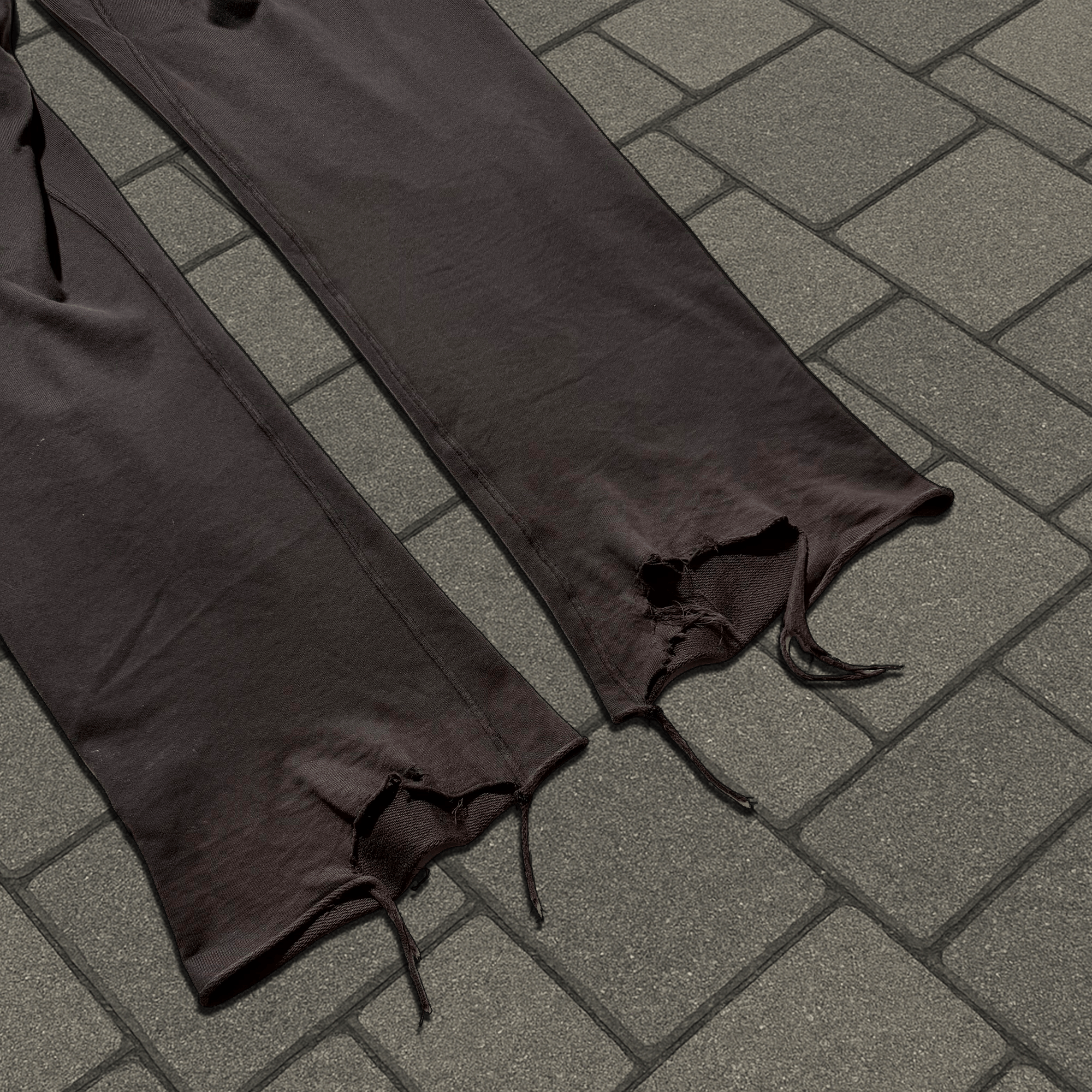 Number (N)ine SS04 Number (N)ine Brown Skull Sweatpants Size US 32 / EU 48 - 8 Thumbnail
