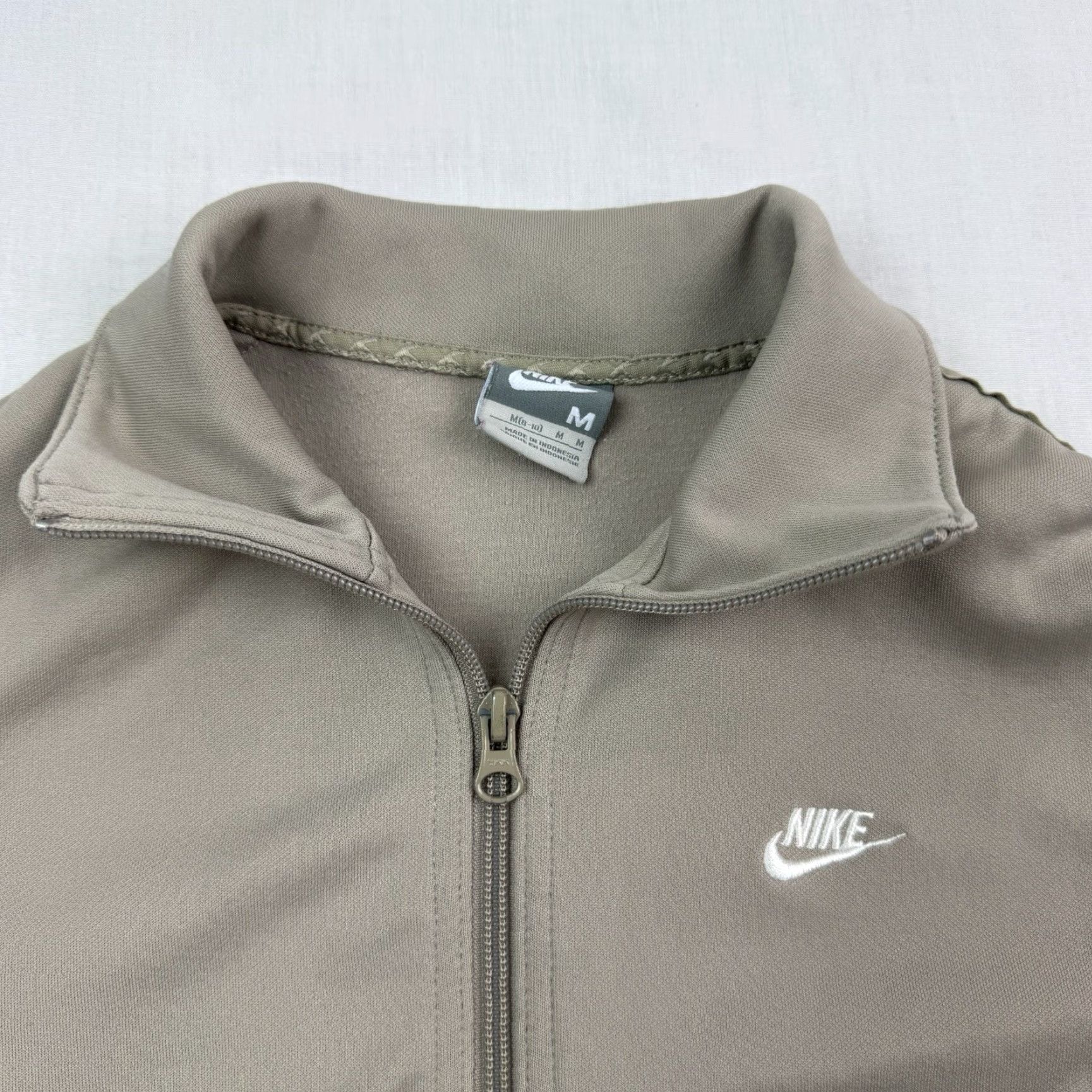 Nike Vintage Nike jacket Womens Medium Tan Full Zip Collared Y2K Silver Tan Athletic Size M / US 6-8 / IT 42-44 - 3 Thumbnail