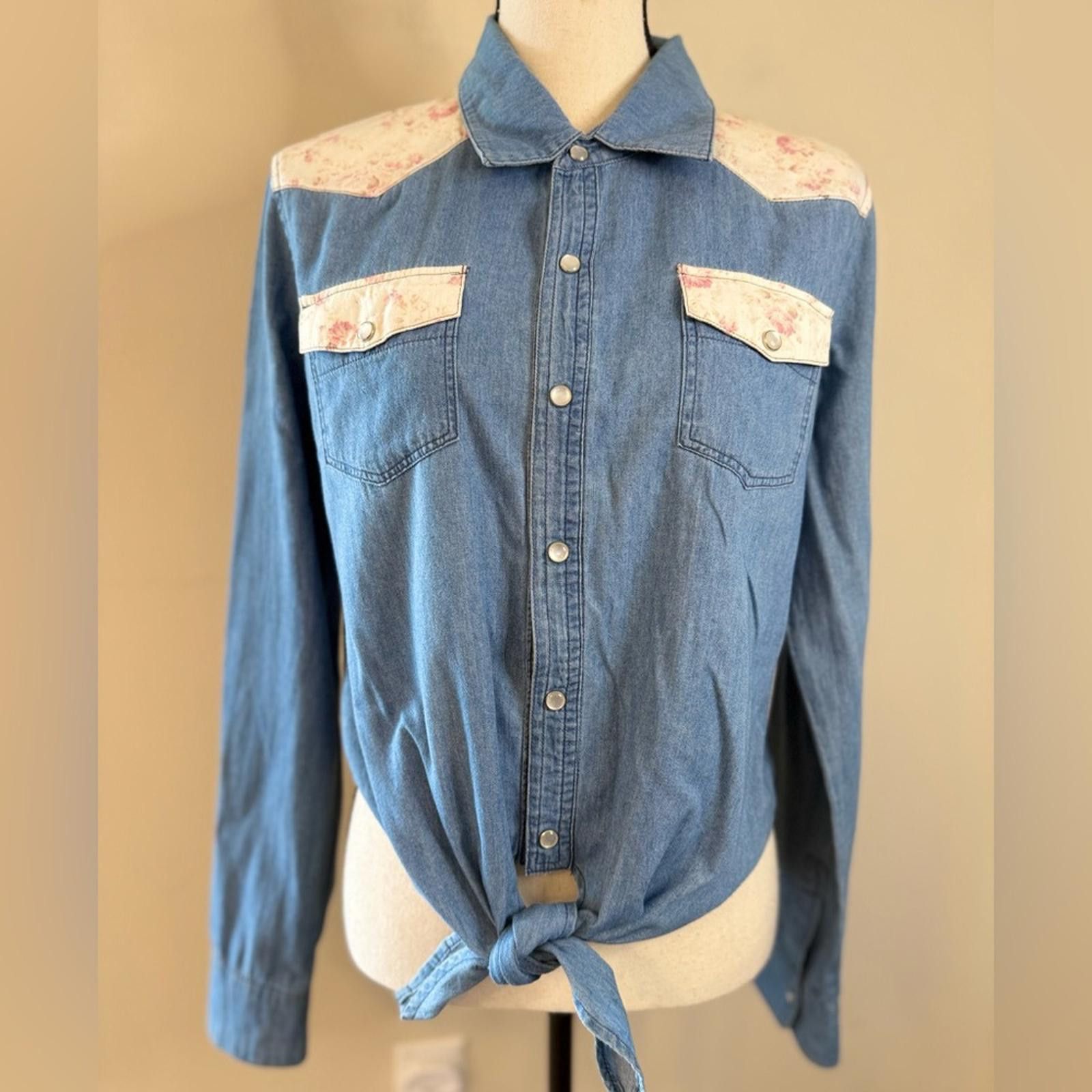Other Twisted Angles western denim floral crop top SZ LG Size L / US 10 / IT 46 - 5 Thumbnail