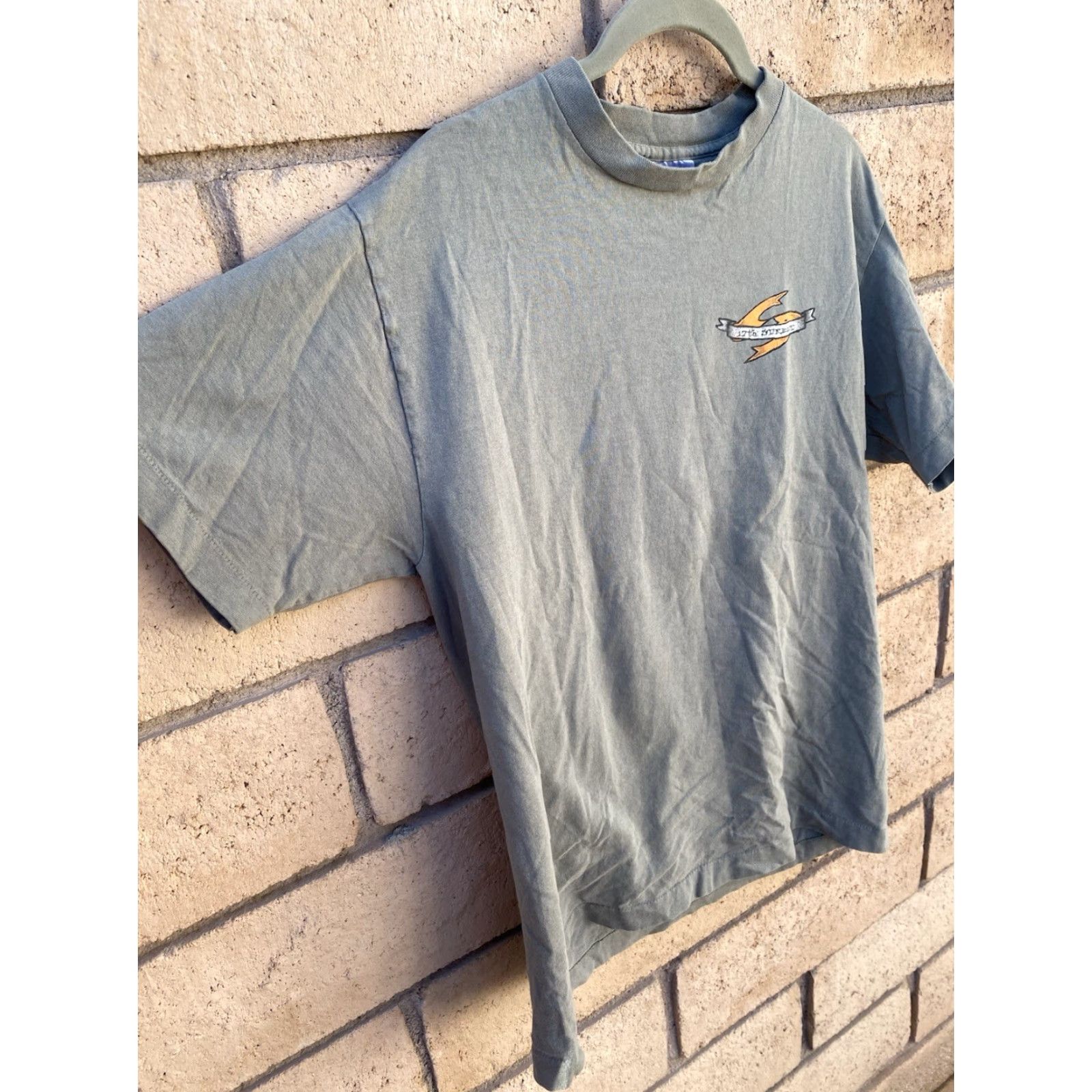 Vintage VINTAGE 17th Street Surf Shop Since 1970 T Shirt Worn Stains Single Stitch Sz L Men's Green Cotton Graphic Print Beach 90s? No question. Size US L / EU 52-54 / 3 - 5 Thumbnail