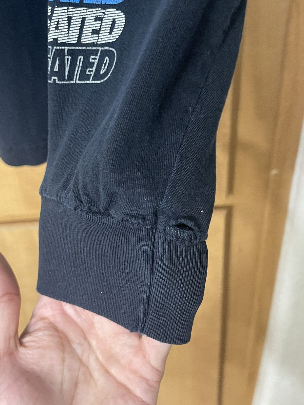 Undefeated Undefeated black long sleeve Blue and White Size US M / EU 48-50 / 2 - 4 Thumbnail