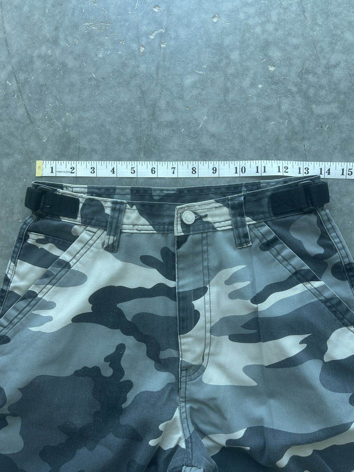 Vintage Vintage Y2K Baggy Camo Shorts Size US 27 - 7 Thumbnail