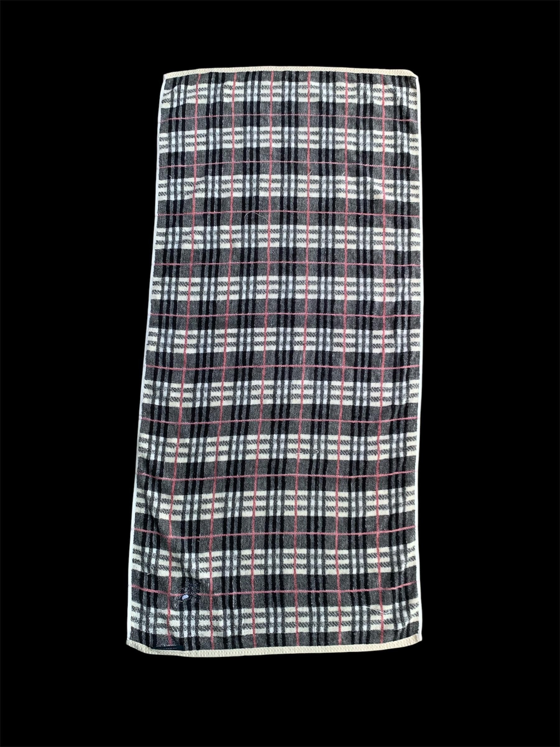 Burberry × Designer Vintage Burberry Towel Size ONE SIZE - 1 Thumbnail