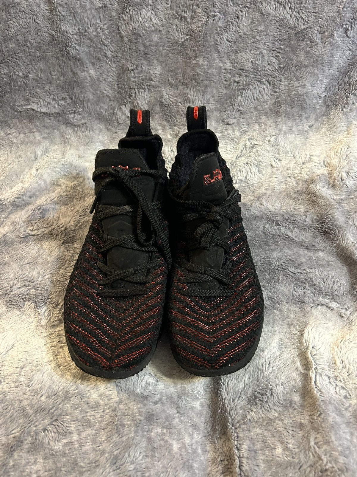 Nike Nike LeBron 16 GS Fresh Bred Size 6.5y Size US 6.5 / EU 39-40 - 3 Thumbnail