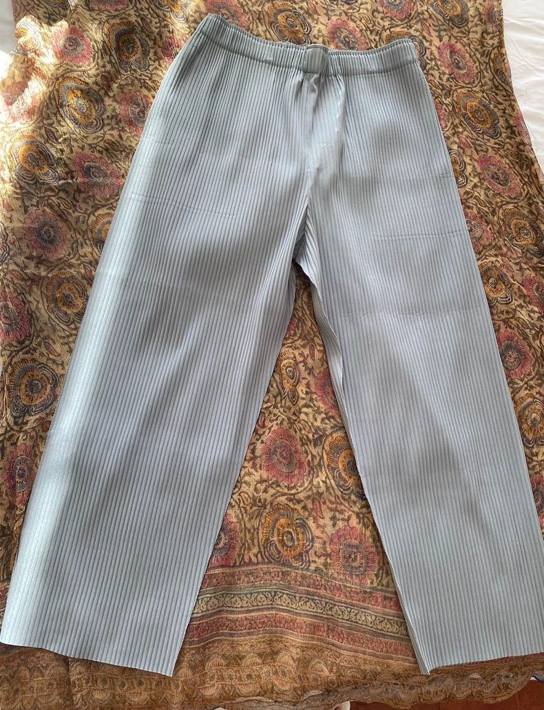 Issey Miyake issey miyake Grey straight-leg trousers Size US 28 / EU 44 - 1 Thumbnail