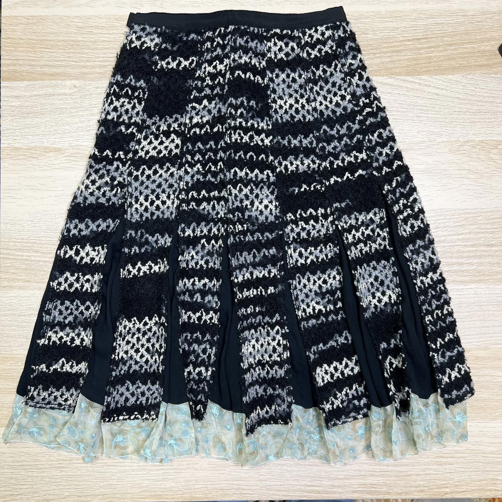 Louis Vuitton Vintage Louis Vuitton Tweed Skirt Size 26" / US 2 / IT 38 - 1 Thumbnail