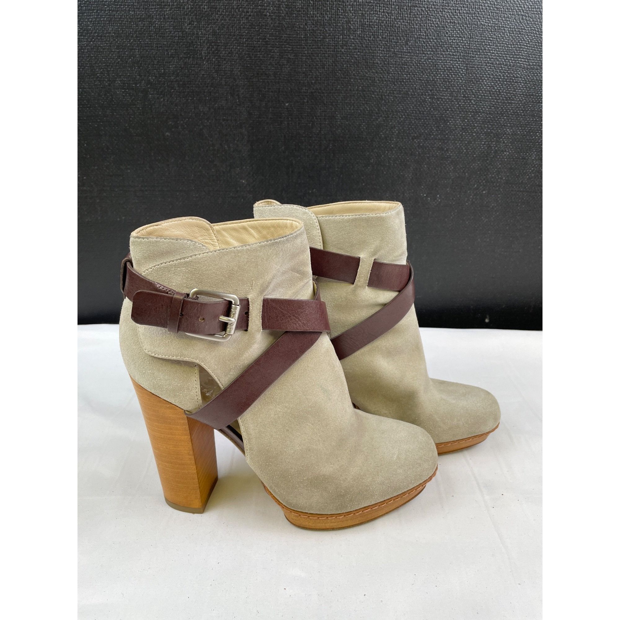 Michael Kors Michael Kors Women's Tan Suede Bootie Shoes/Heeled 4.5" Size Size US 6 / IT 36 - 3 Thumbnail