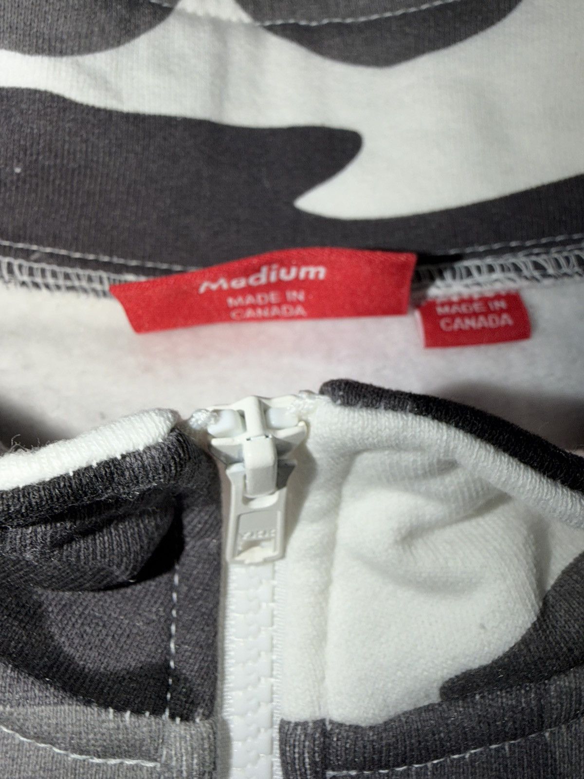 Supreme Supreme shop flag Seoul half zip pullover snow camo (medium) Size US M / EU 48-50 / 2 - 6 Thumbnail