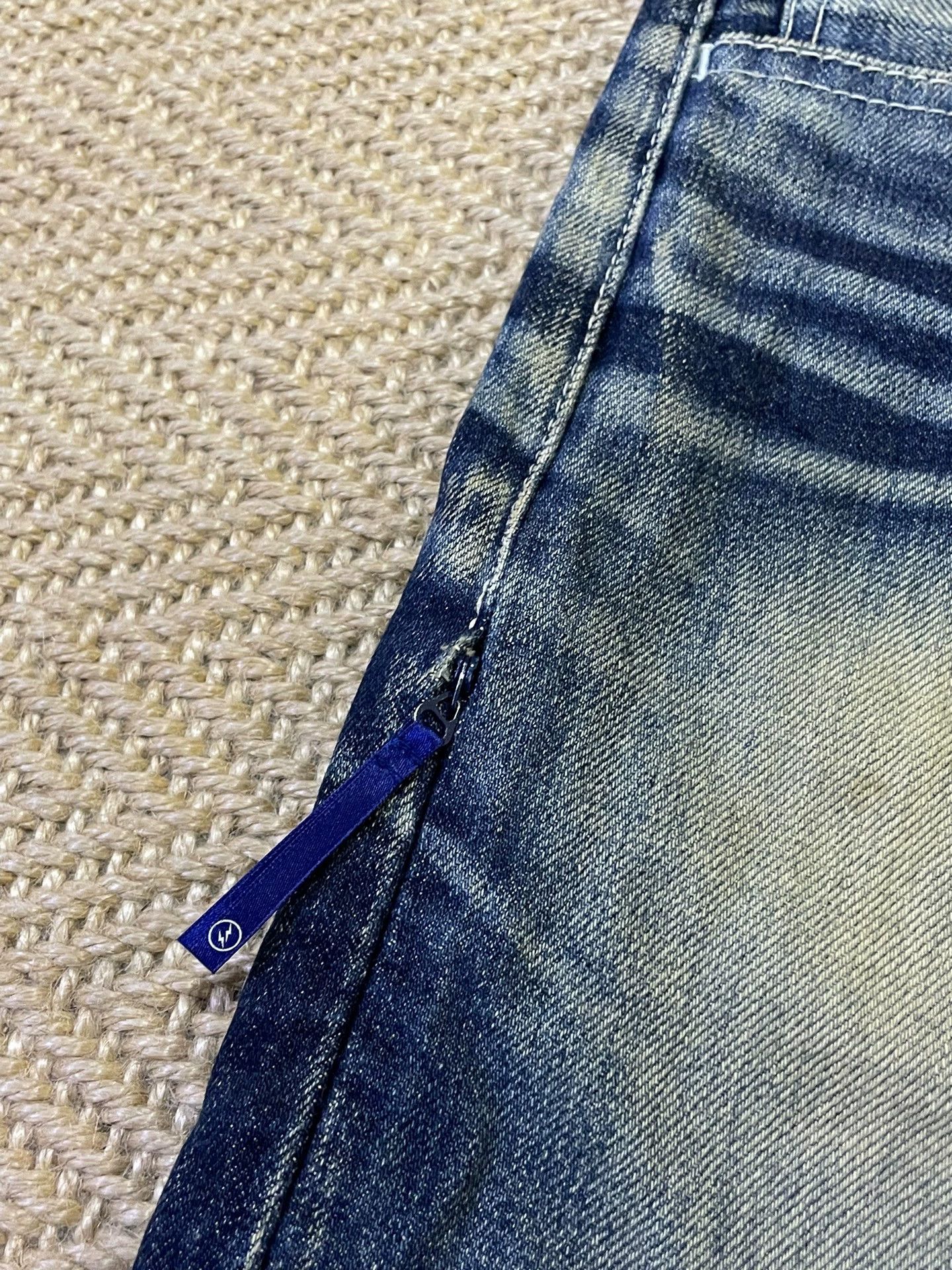 Vanquish VANQUISH & FRAGMENT Mud Wash Lightning Slim Jeans W30 Size US 30 / EU 46 - 7 Thumbnail
