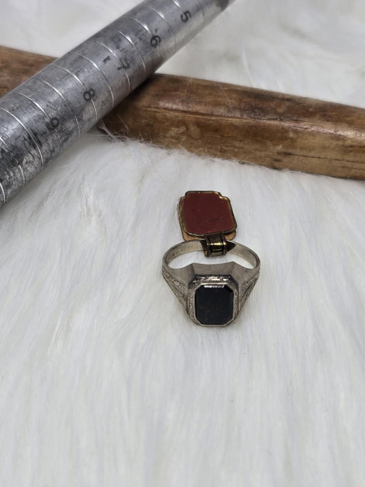 Other NOS NWT Vtg 10k Gold WWW Ring Original Tag, 1930s Art Deco Size ONE SIZE - 1 Thumbnail